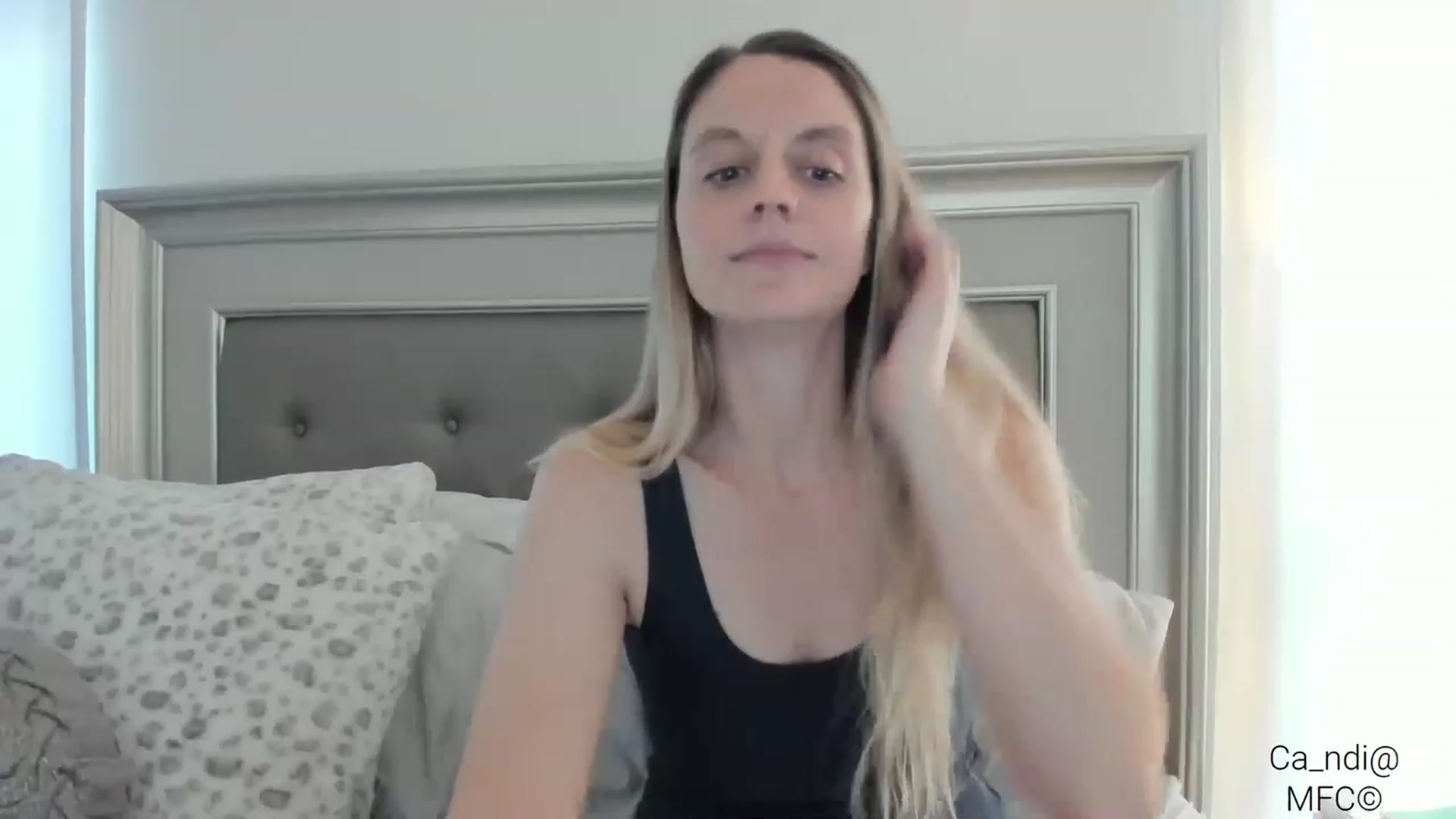 Gallery image thumbnail from Ca_ndi's myfreecams stream on, 03/01/2023, 21:20 image 4 of 20