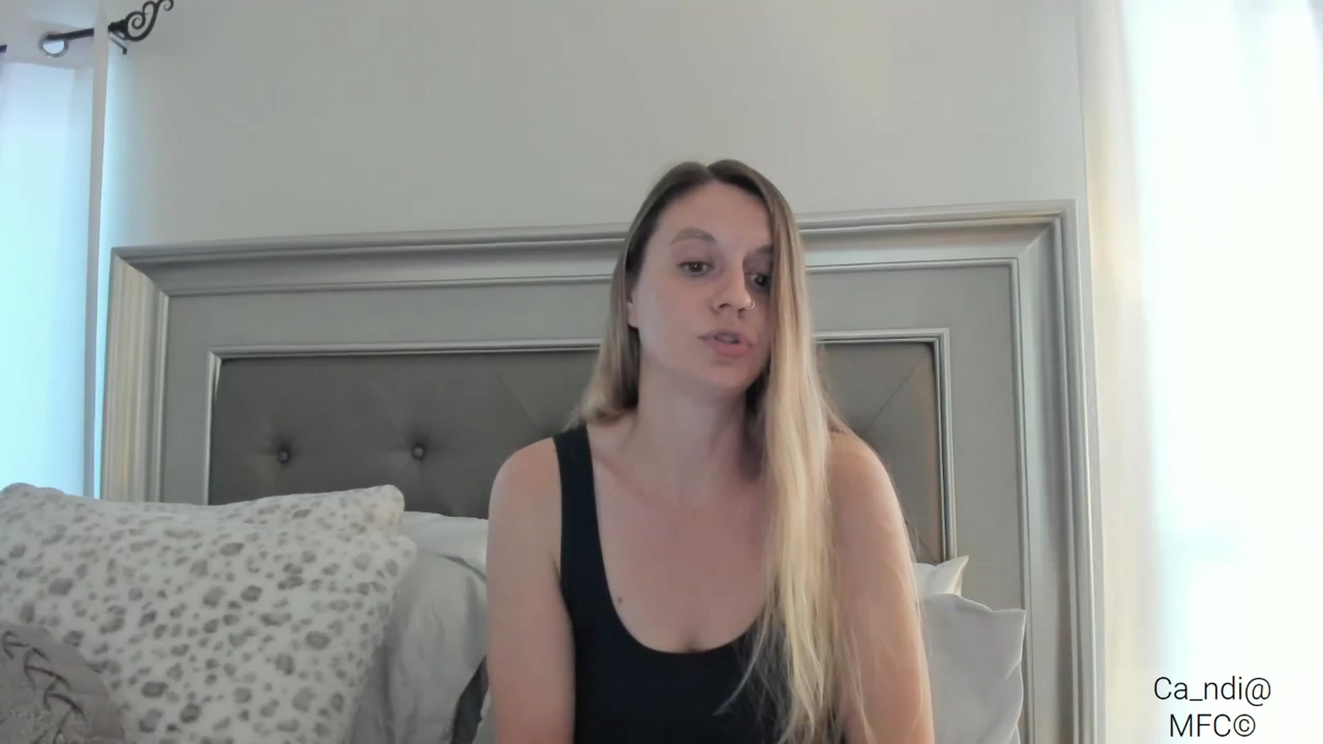 Gallery image thumbnail from Ca_ndi's myfreecams stream on, 03/01/2023, 21:20 image 18 of 20