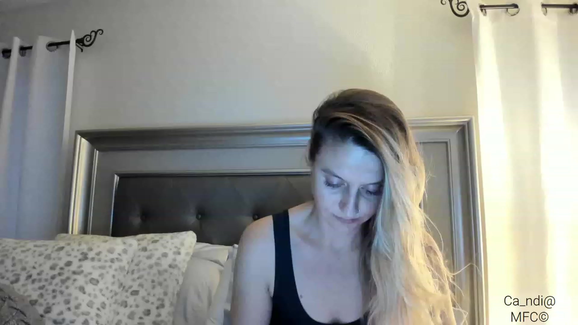 Gallery image thumbnail from Ca_ndi's myfreecams stream on, 03/02/2023, 24:01 image 8 of 20