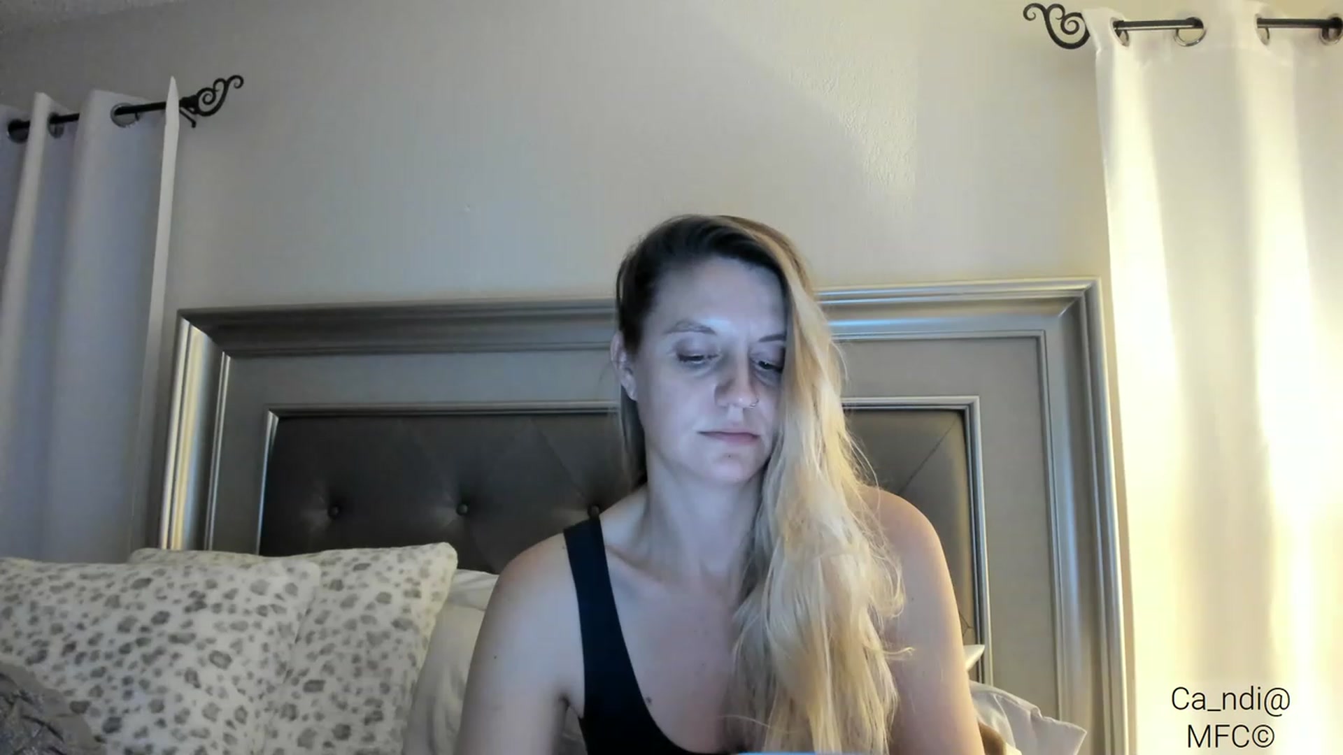 Gallery image thumbnail from Ca_ndi's myfreecams stream on, 03/02/2023, 24:01 image 11 of 20