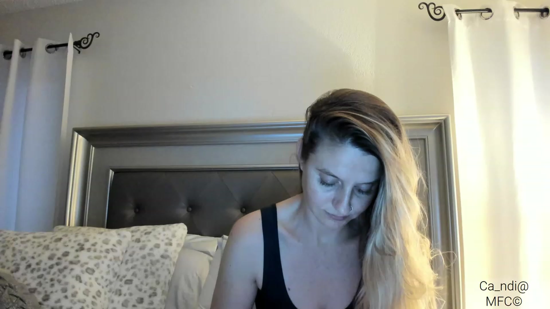 Gallery image thumbnail from Ca_ndi's myfreecams stream on, 03/02/2023, 24:01 image 6 of 20