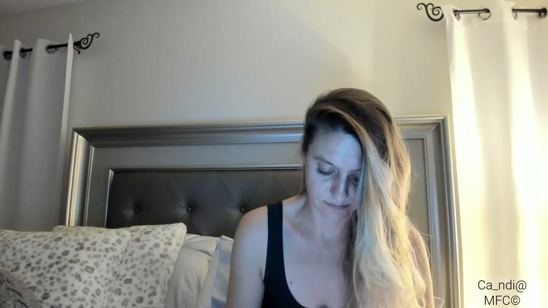 Gallery image thumbnail from Ca_ndi's myfreecams stream on, 03/02/2023, 24:01 image 16 of 20