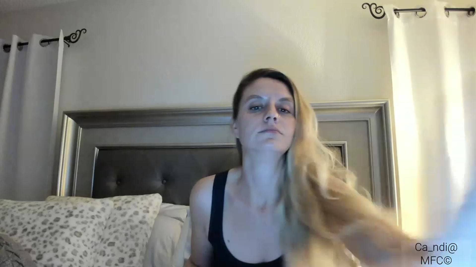 Gallery image thumbnail from Ca_ndi's myfreecams stream on, 03/02/2023, 24:01 image 14 of 20
