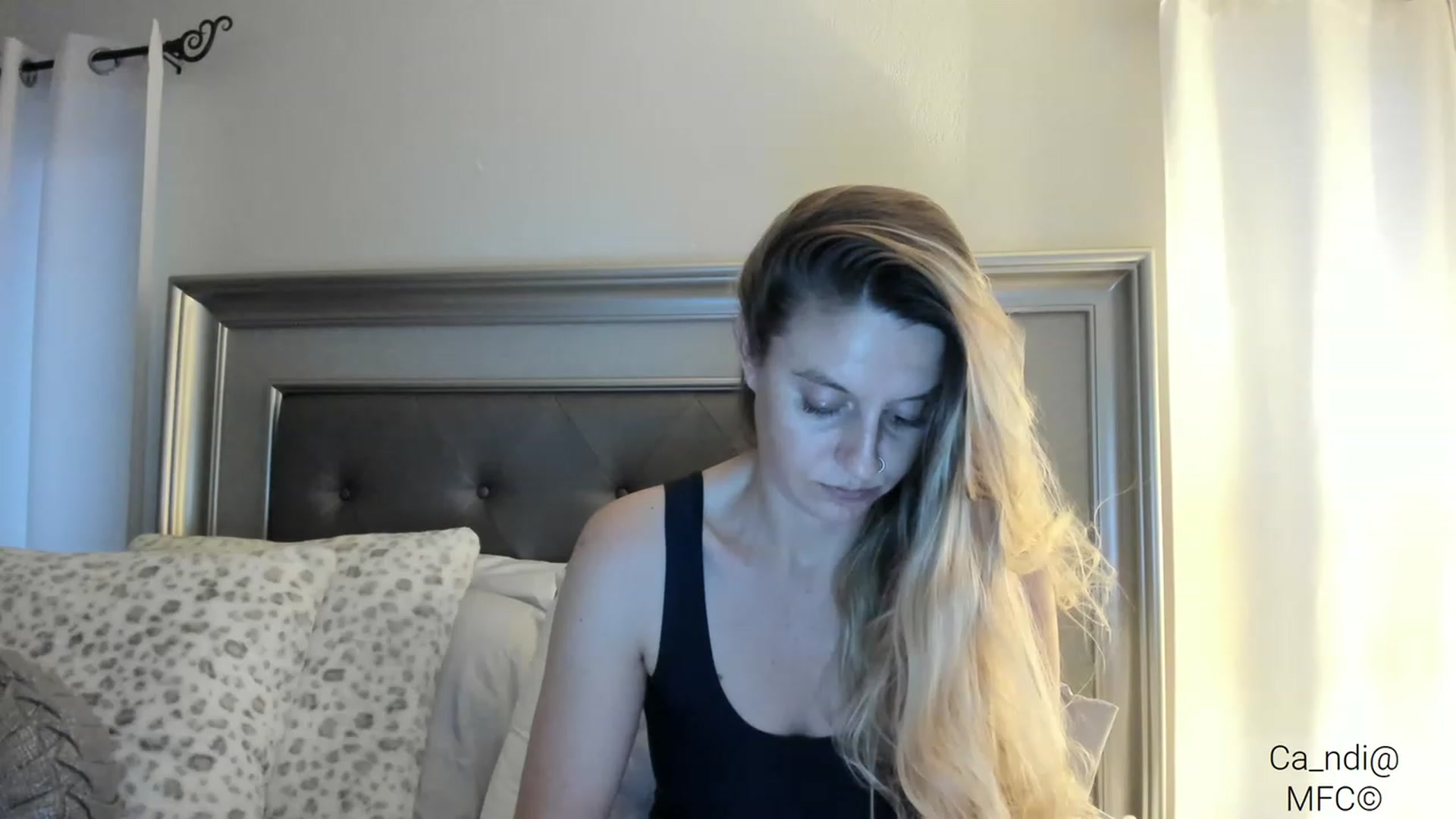Gallery image thumbnail from Ca_ndi's myfreecams stream on, 03/02/2023, 24:01 image 3 of 20