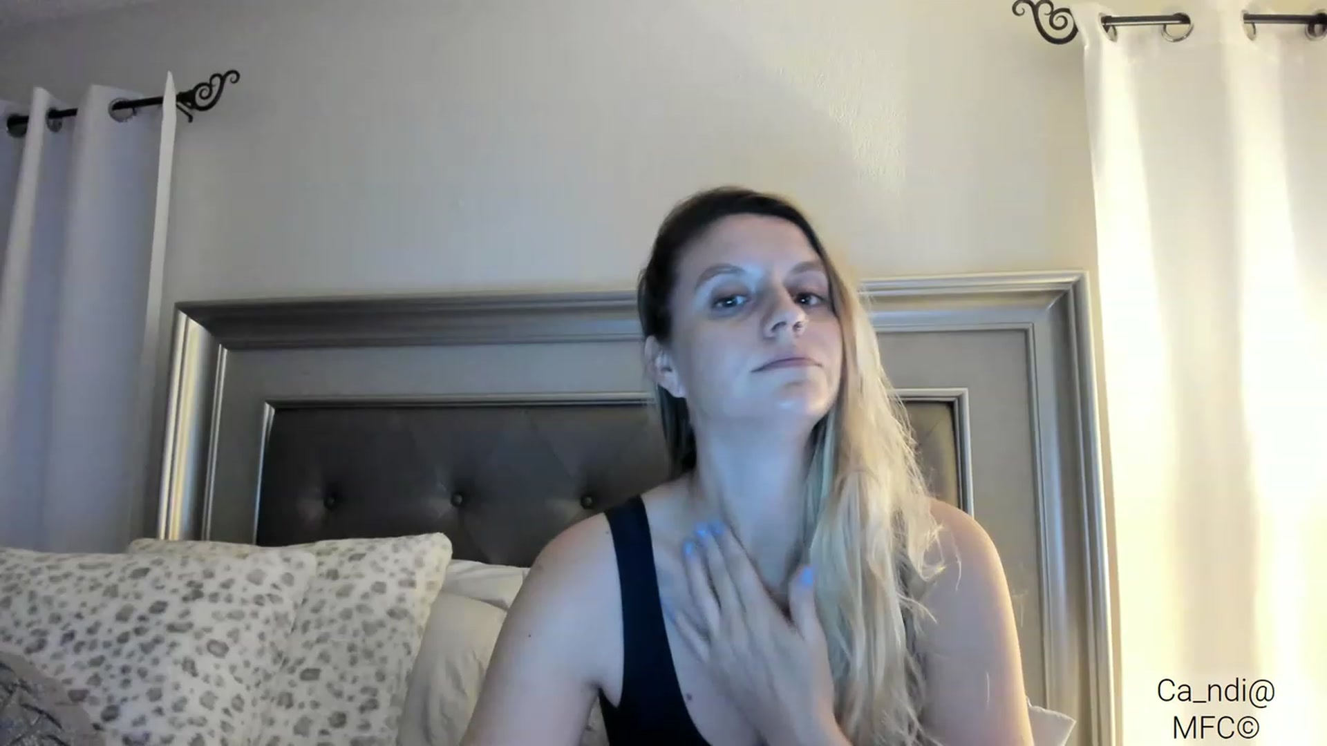 Gallery image thumbnail from Ca_ndi's myfreecams stream on, 03/02/2023, 24:01 image 10 of 20
