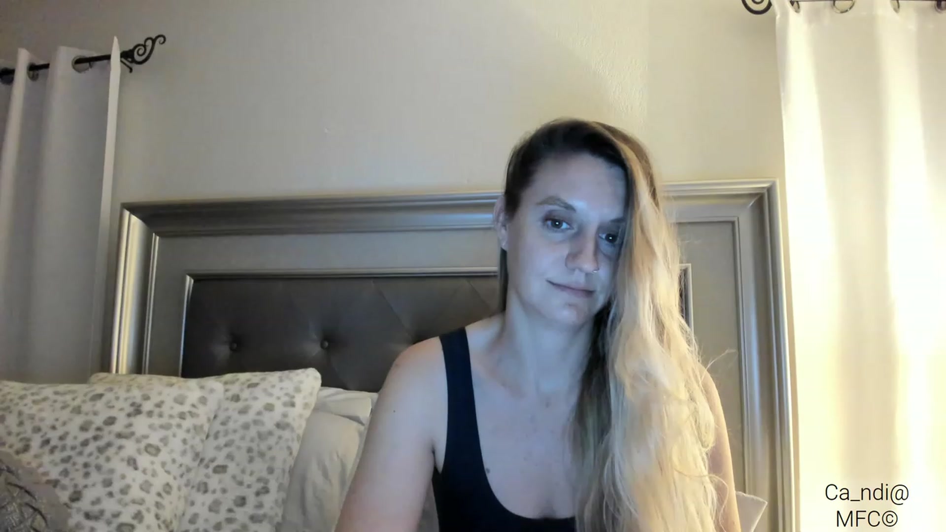 Gallery image thumbnail from Ca_ndi's myfreecams stream on, 03/02/2023, 24:01 image 17 of 20