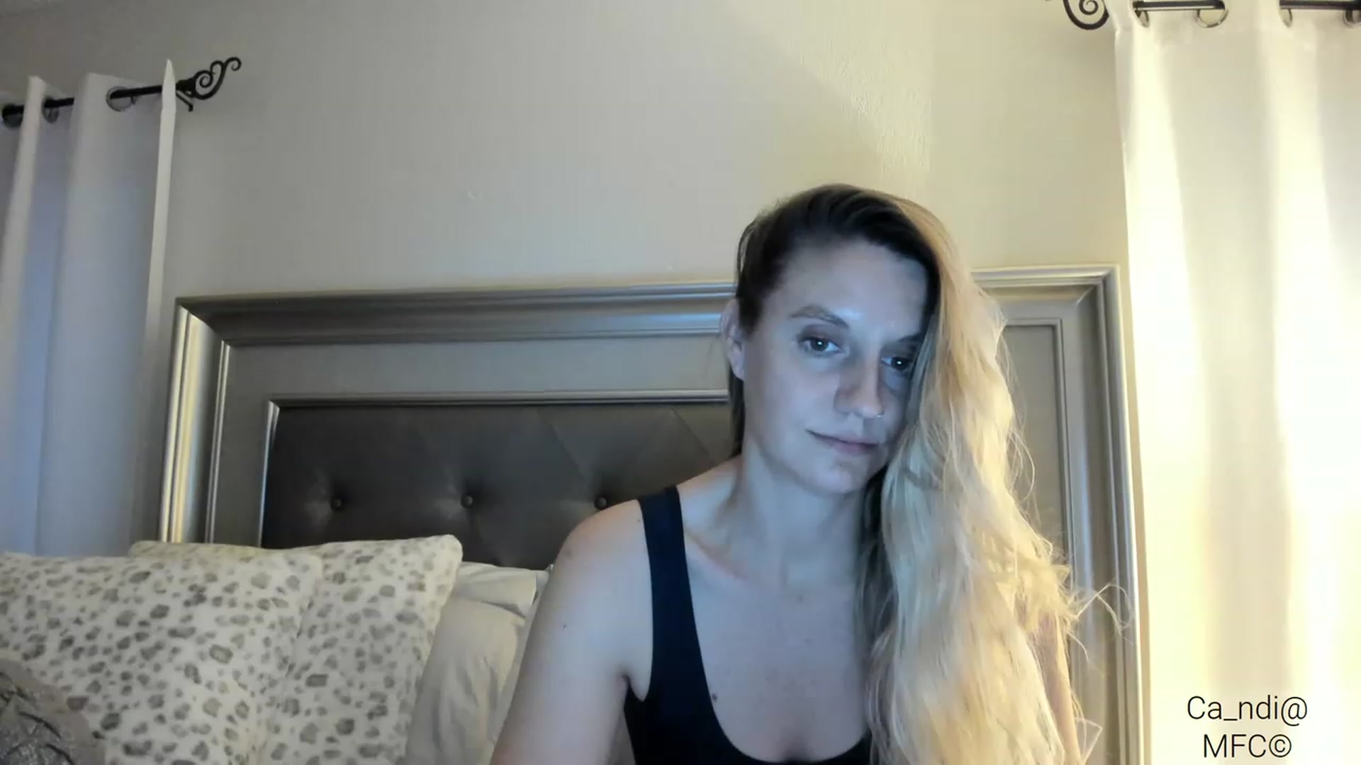 Gallery image thumbnail from Ca_ndi's myfreecams stream on, 03/02/2023, 24:01 image 7 of 20