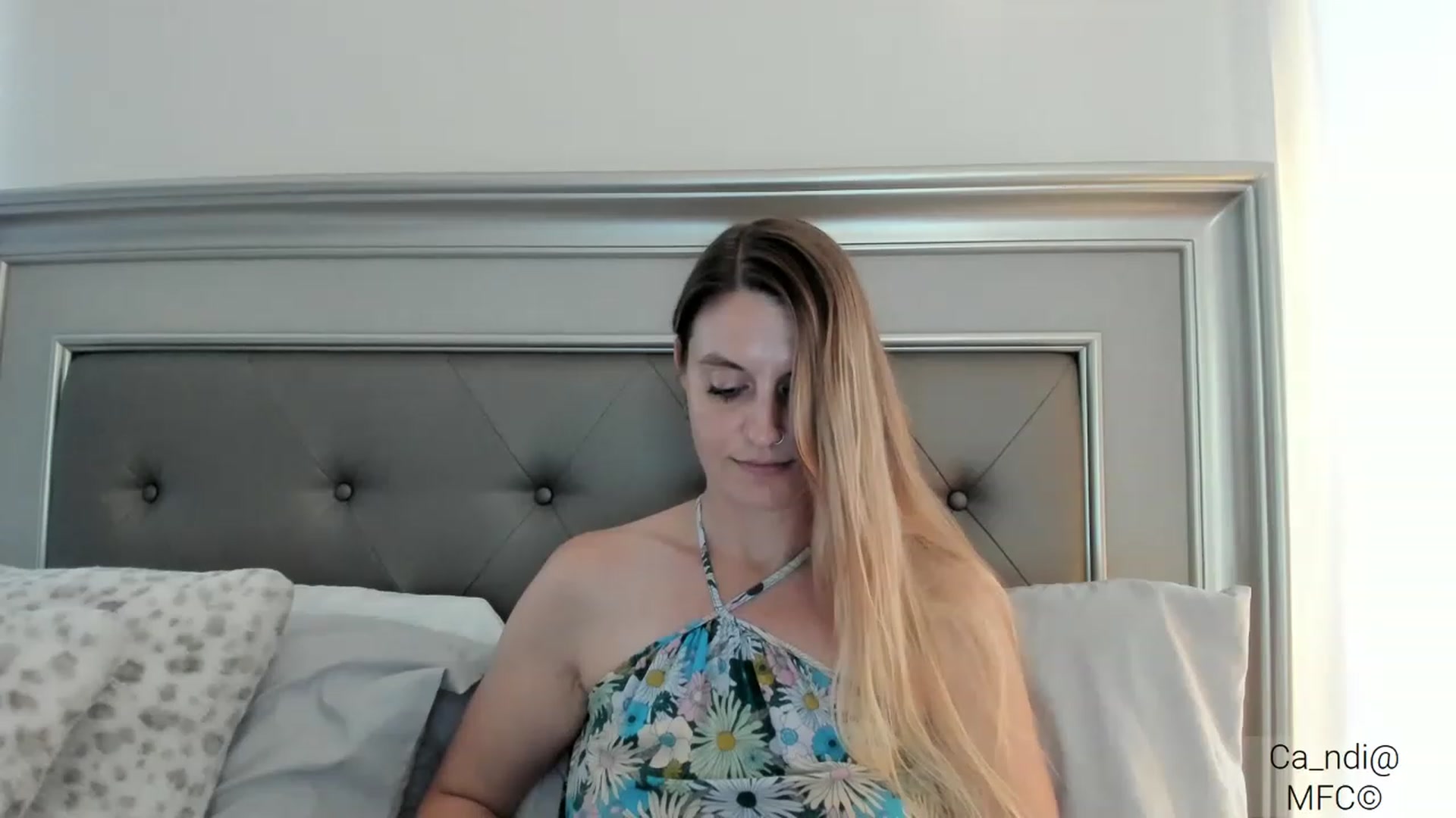 Gallery image thumbnail from Ca_ndi's myfreecams stream on, 03/02/2023, 17:51 image 17 of 20