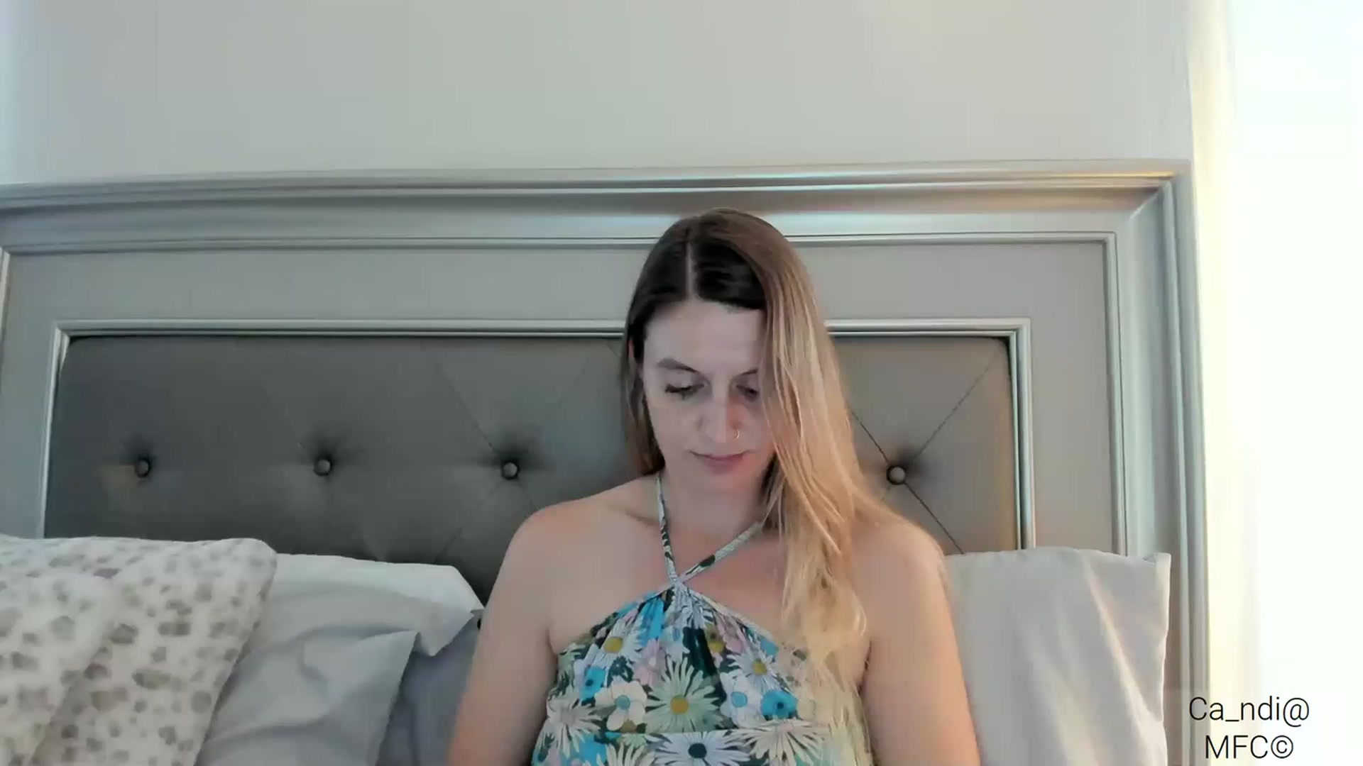 Gallery image thumbnail from Ca_ndi's myfreecams stream on, 03/02/2023, 17:51 image 12 of 20