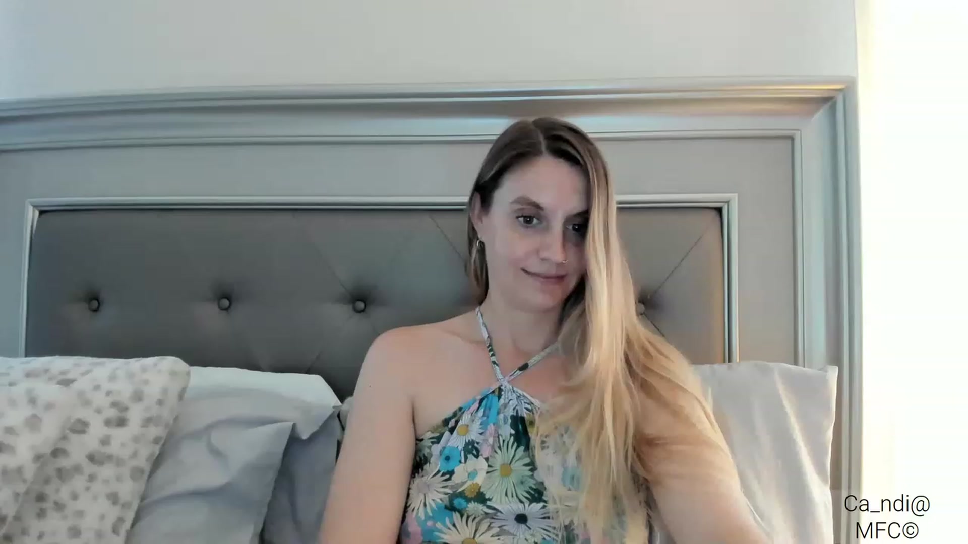 Gallery image thumbnail from Ca_ndi's myfreecams stream on, 03/02/2023, 17:51 image 6 of 20