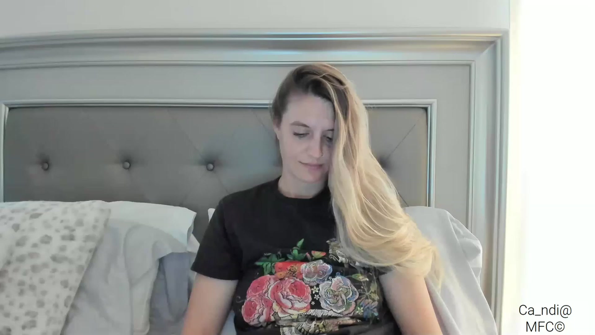 Gallery image thumbnail from Ca_ndi's myfreecams stream on, 03/02/2023, 20:44 image 18 of 20