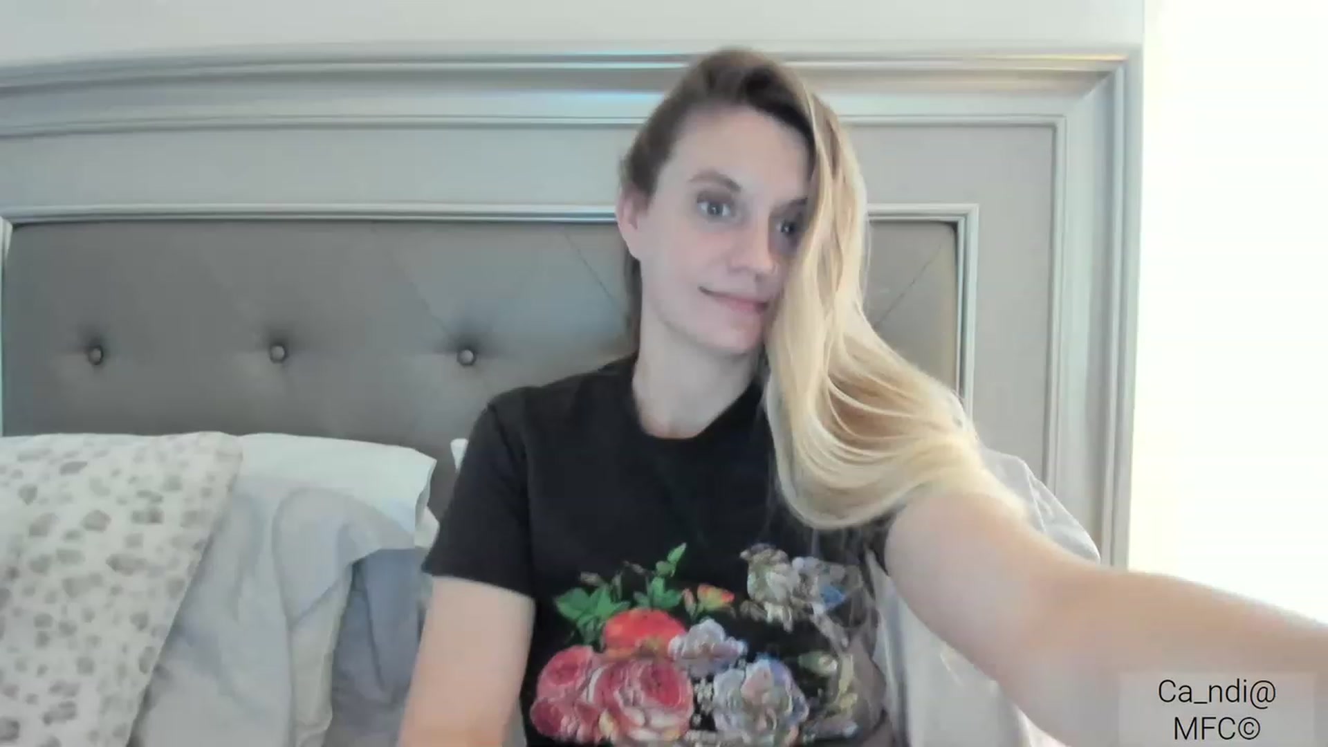 Gallery image thumbnail from Ca_ndi's myfreecams stream on, 03/02/2023, 20:44 image 17 of 20