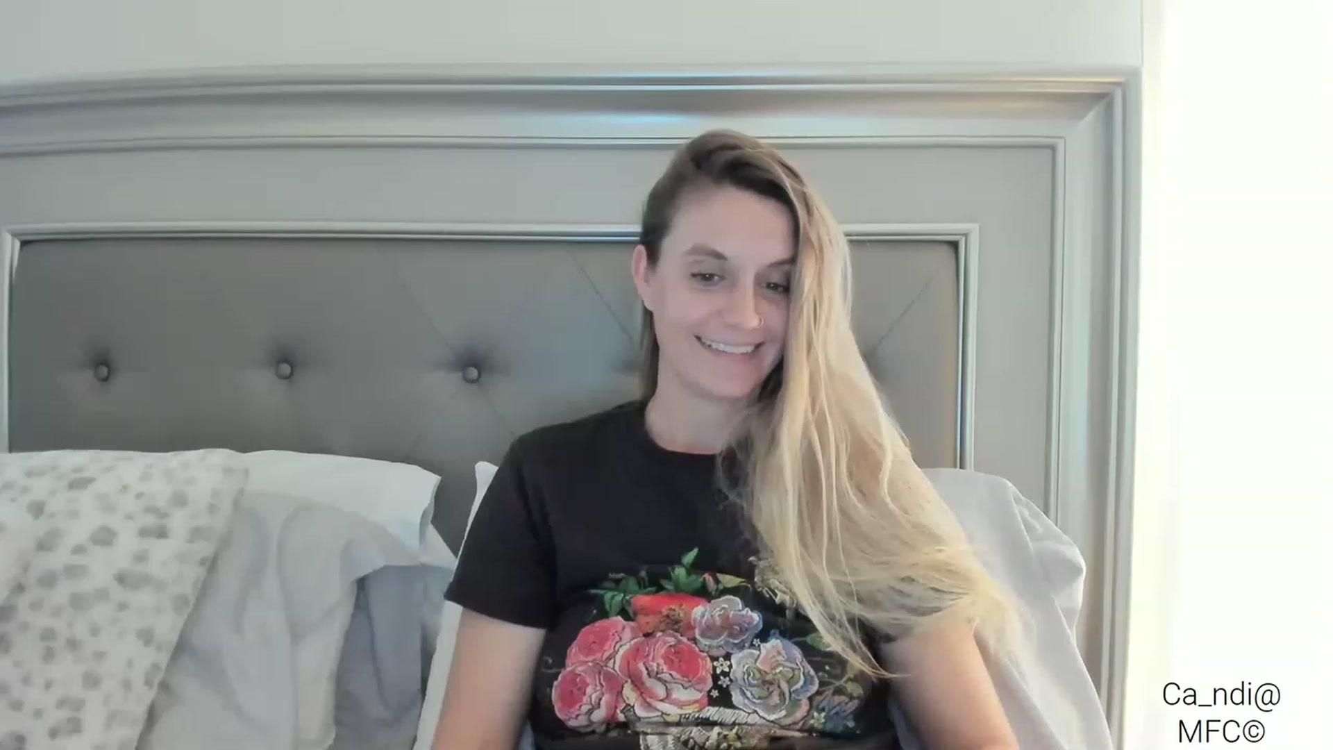 Gallery image thumbnail from Ca_ndi's myfreecams stream on, 03/02/2023, 20:44 image 19 of 20
