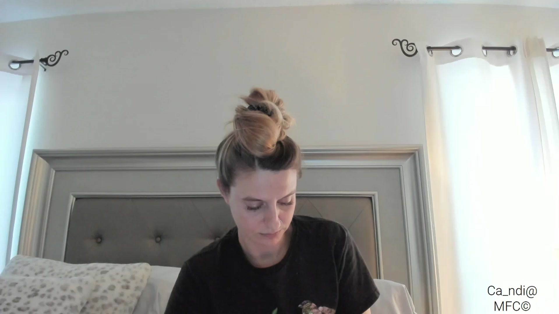 Gallery image thumbnail from Ca_ndi's myfreecams stream on, 03/02/2023, 20:44 image 5 of 20