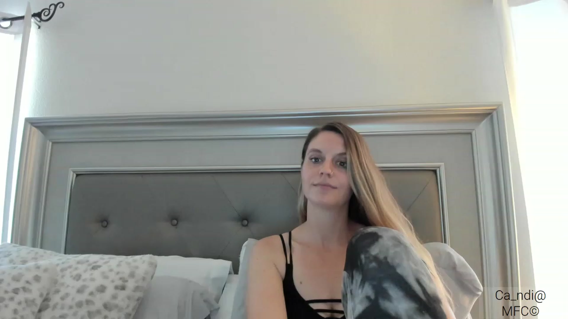 Gallery image thumbnail from Ca_ndi's myfreecams stream on, 03/03/2023, 17:08 image 2 of 20
