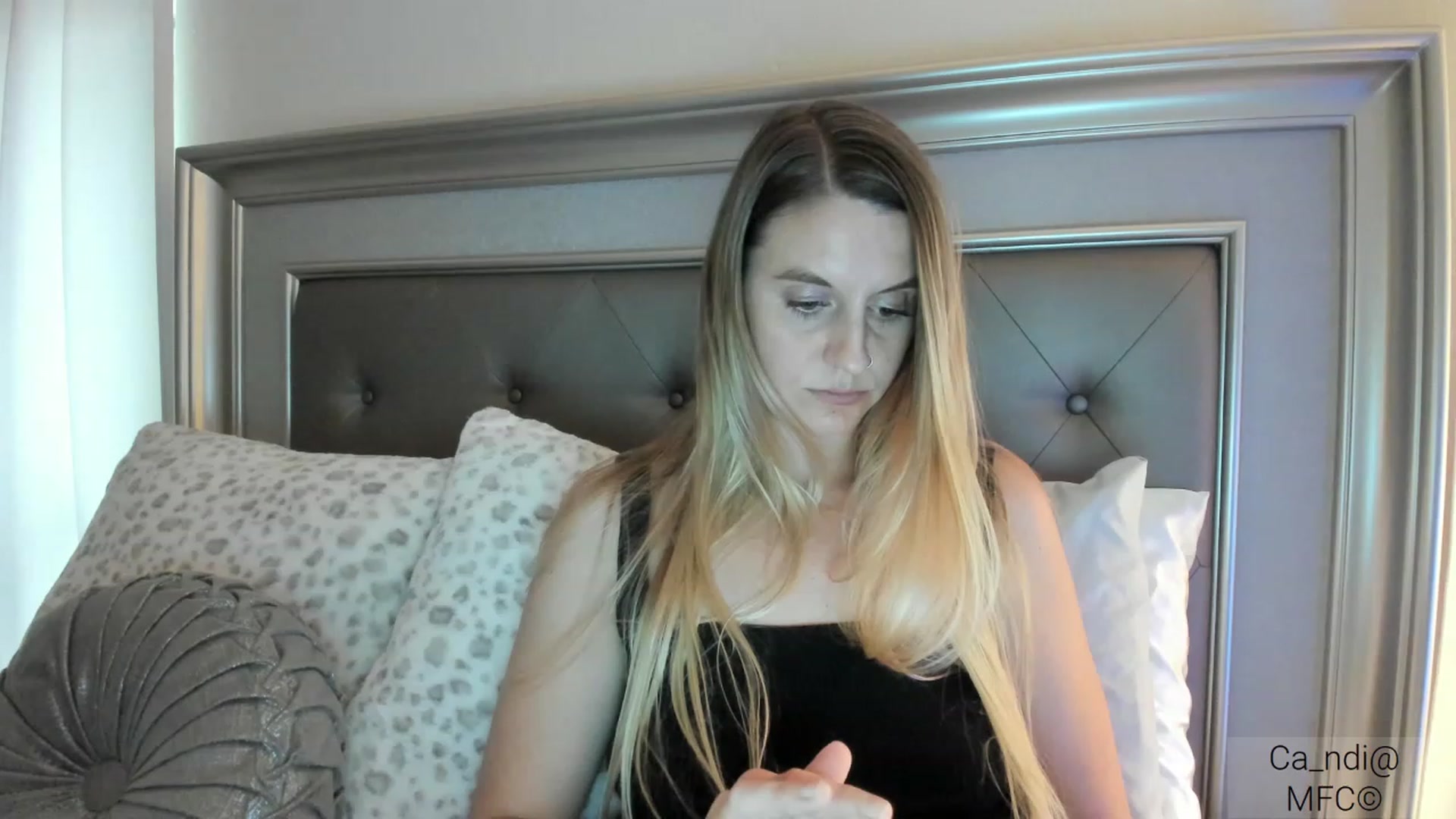 Gallery image thumbnail from Ca_ndi's myfreecams stream on, 03/05/2023, 24:22 image 2 of 20