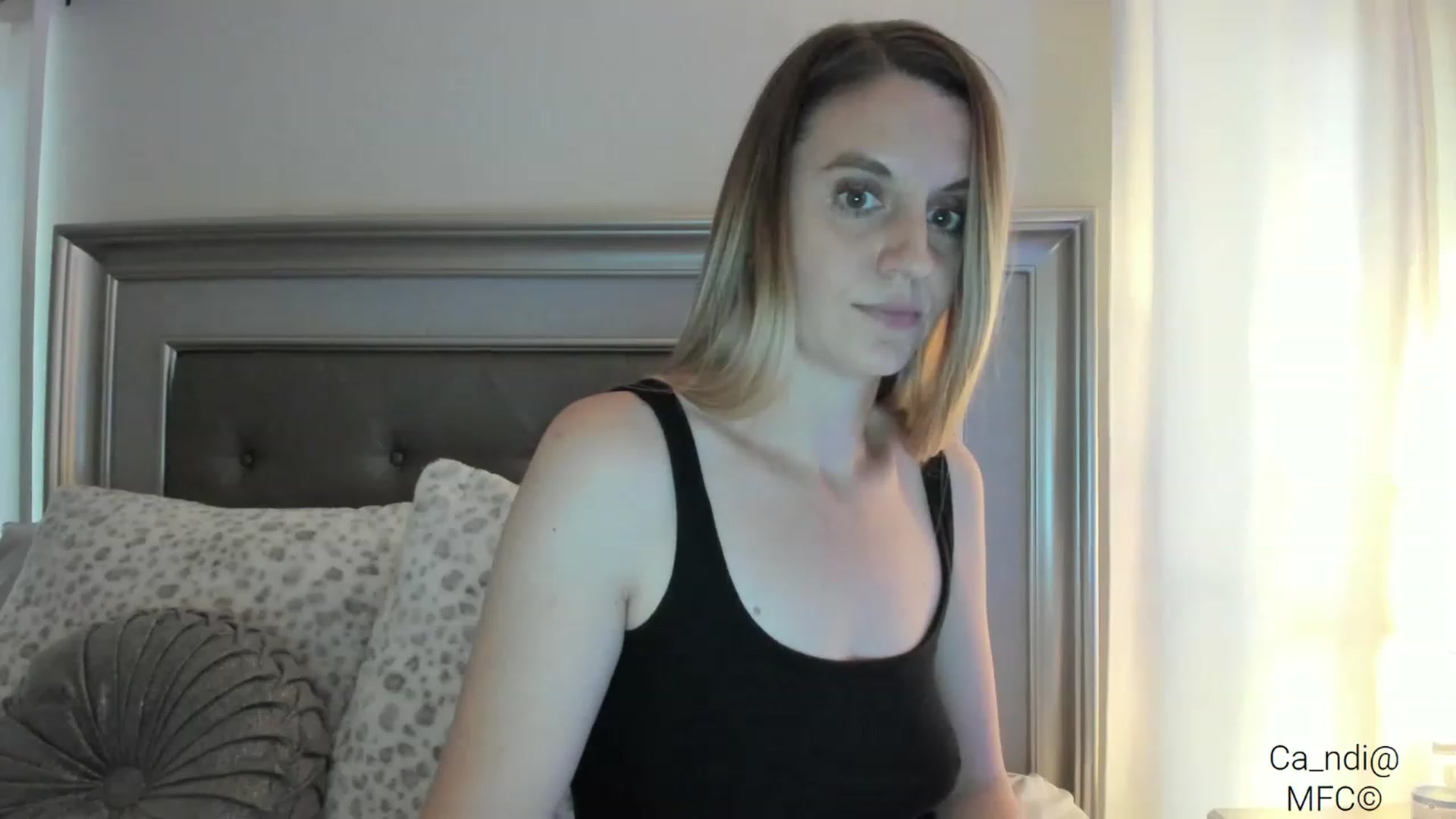 Gallery image thumbnail from Ca_ndi's myfreecams stream on, 03/05/2023, 24:22 image 1 of 20