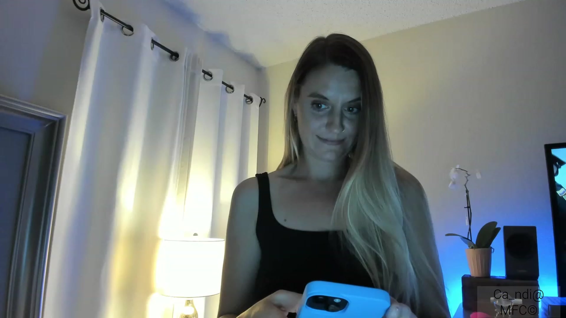Gallery image thumbnail from Ca_ndi's myfreecams stream on, 03/05/2023, 24:22 image 15 of 20