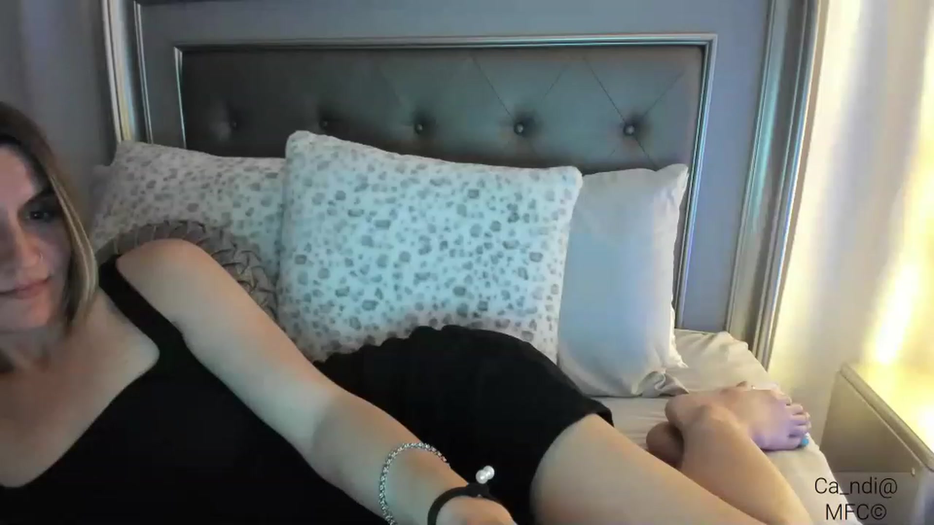 Gallery image thumbnail from Ca_ndi's myfreecams stream on, 03/05/2023, 24:22 image 17 of 20