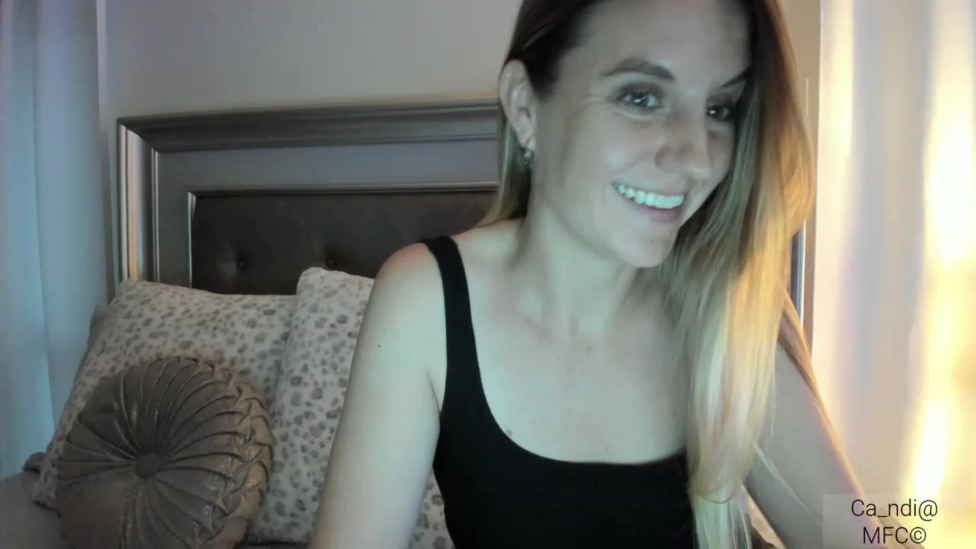 Gallery image thumbnail from Ca_ndi's myfreecams stream on, 03/05/2023, 24:22 image 11 of 20