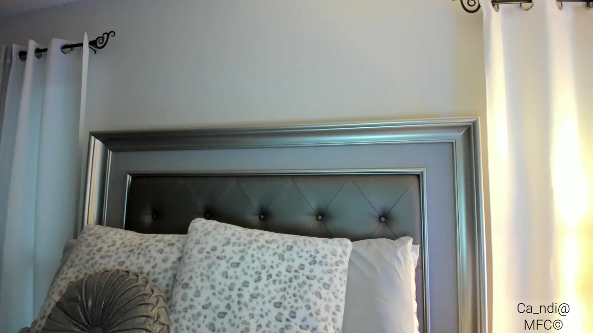 Gallery image thumbnail from Ca_ndi's myfreecams stream on, 03/05/2023, 24:22 image 12 of 20