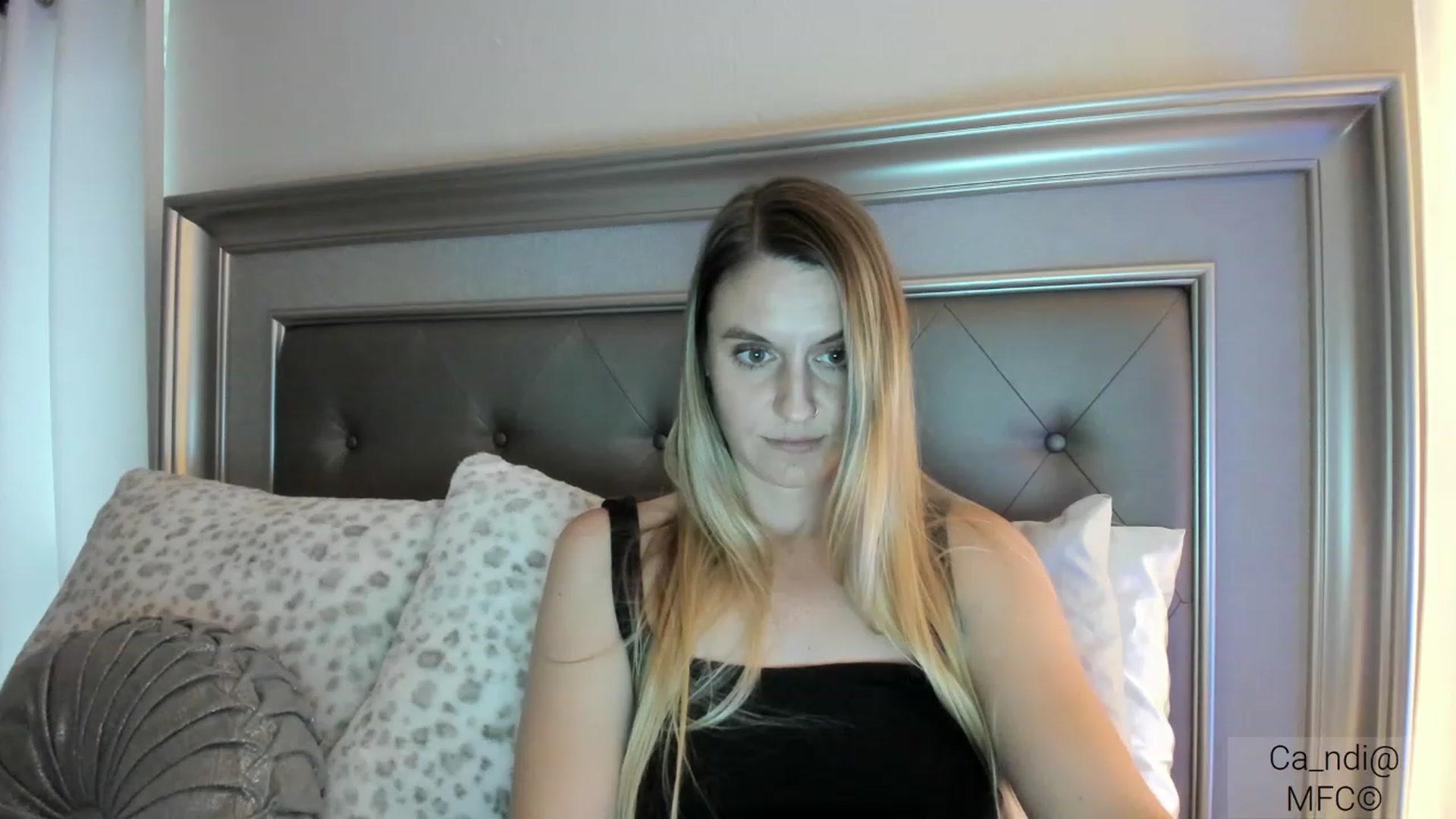 Gallery image thumbnail from Ca_ndi's myfreecams stream on, 03/05/2023, 24:22 image 6 of 20