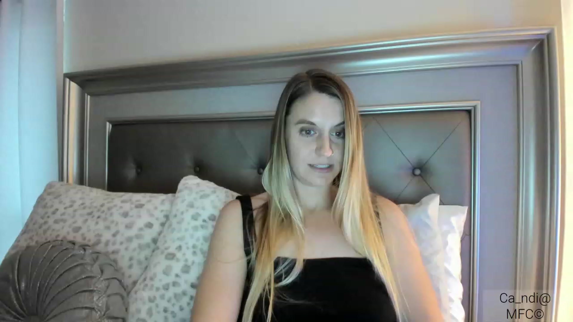 Gallery image thumbnail from Ca_ndi's myfreecams stream on, 03/05/2023, 24:22 image 7 of 20