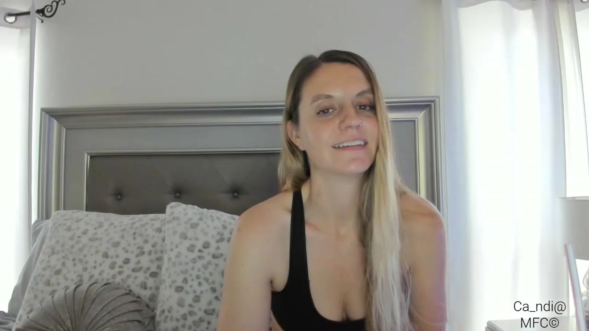 Gallery image thumbnail from Ca_ndi's myfreecams stream on, 03/05/2023, 19:41 image 3 of 20