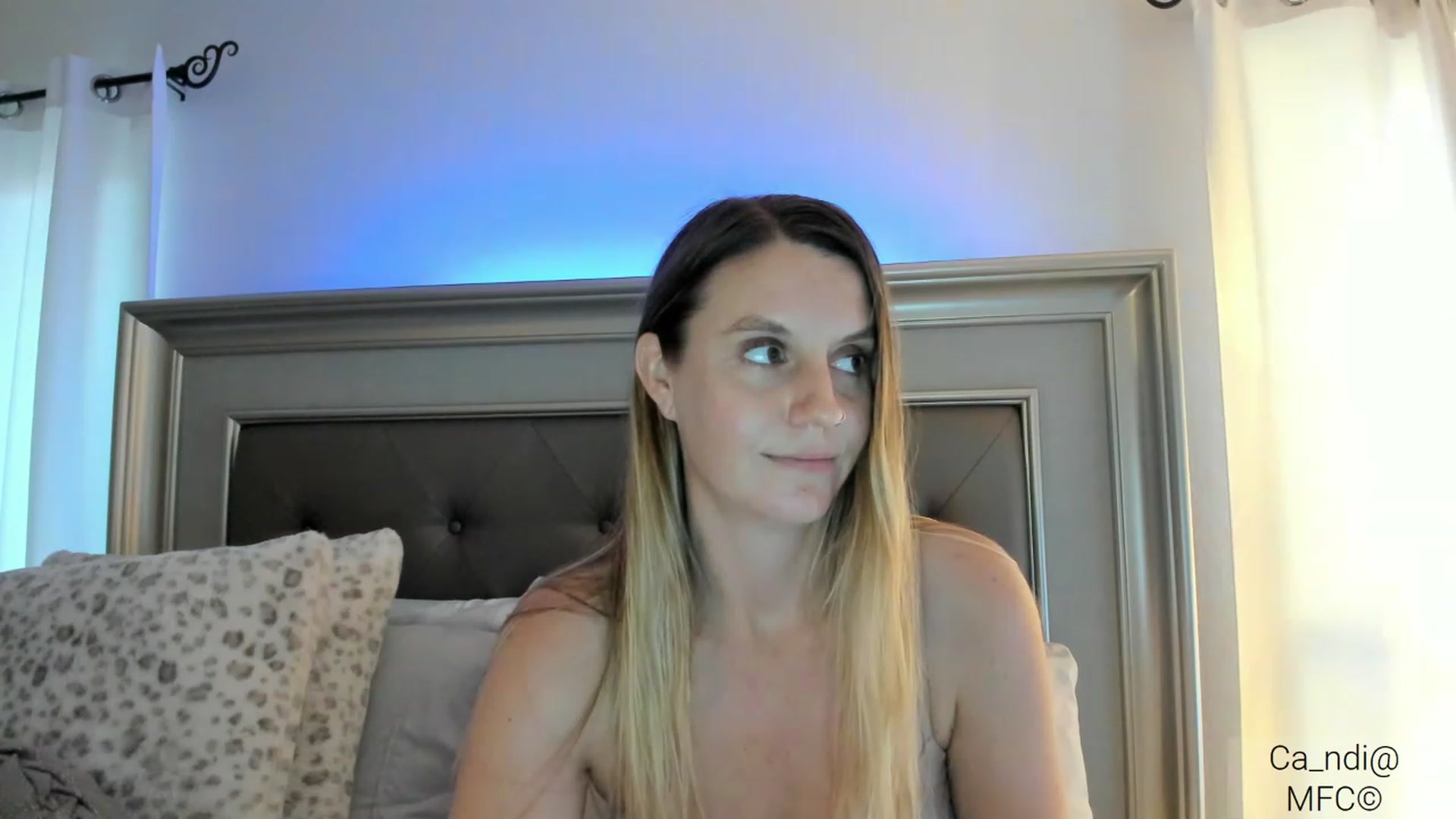 Gallery image thumbnail from Ca_ndi's myfreecams stream on, 03/06/2023, 23:20 image 11 of 20