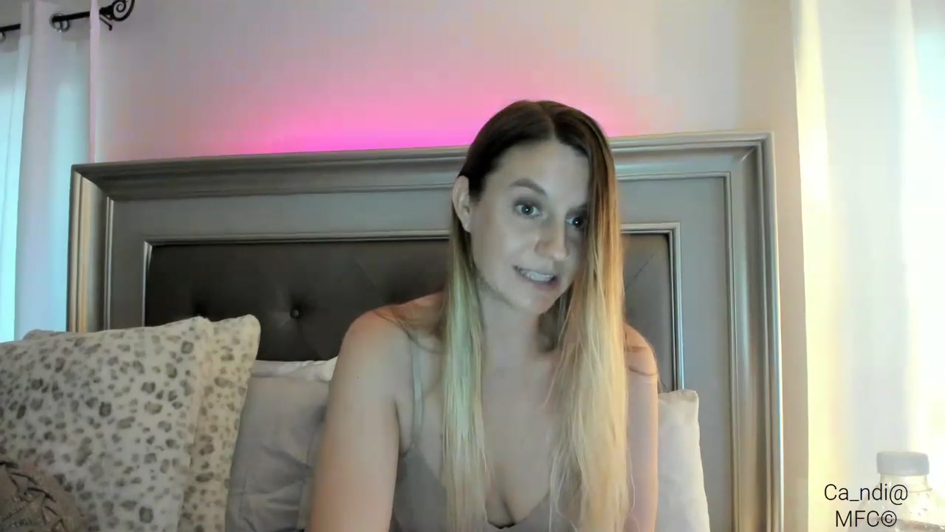 Gallery image thumbnail from Ca_ndi's myfreecams stream on, 03/06/2023, 23:20 image 19 of 20