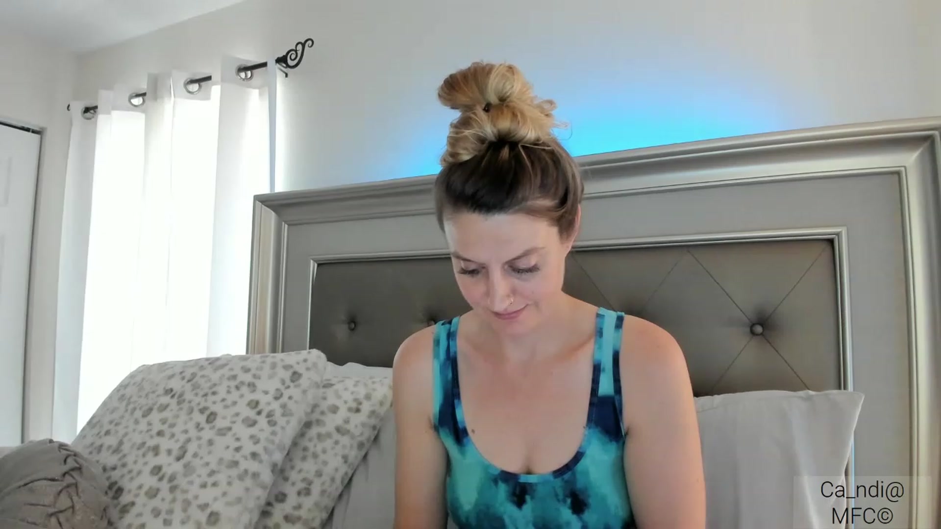 Gallery image thumbnail from Ca_ndi's myfreecams stream on, 03/07/2023, 18:38 image 16 of 20