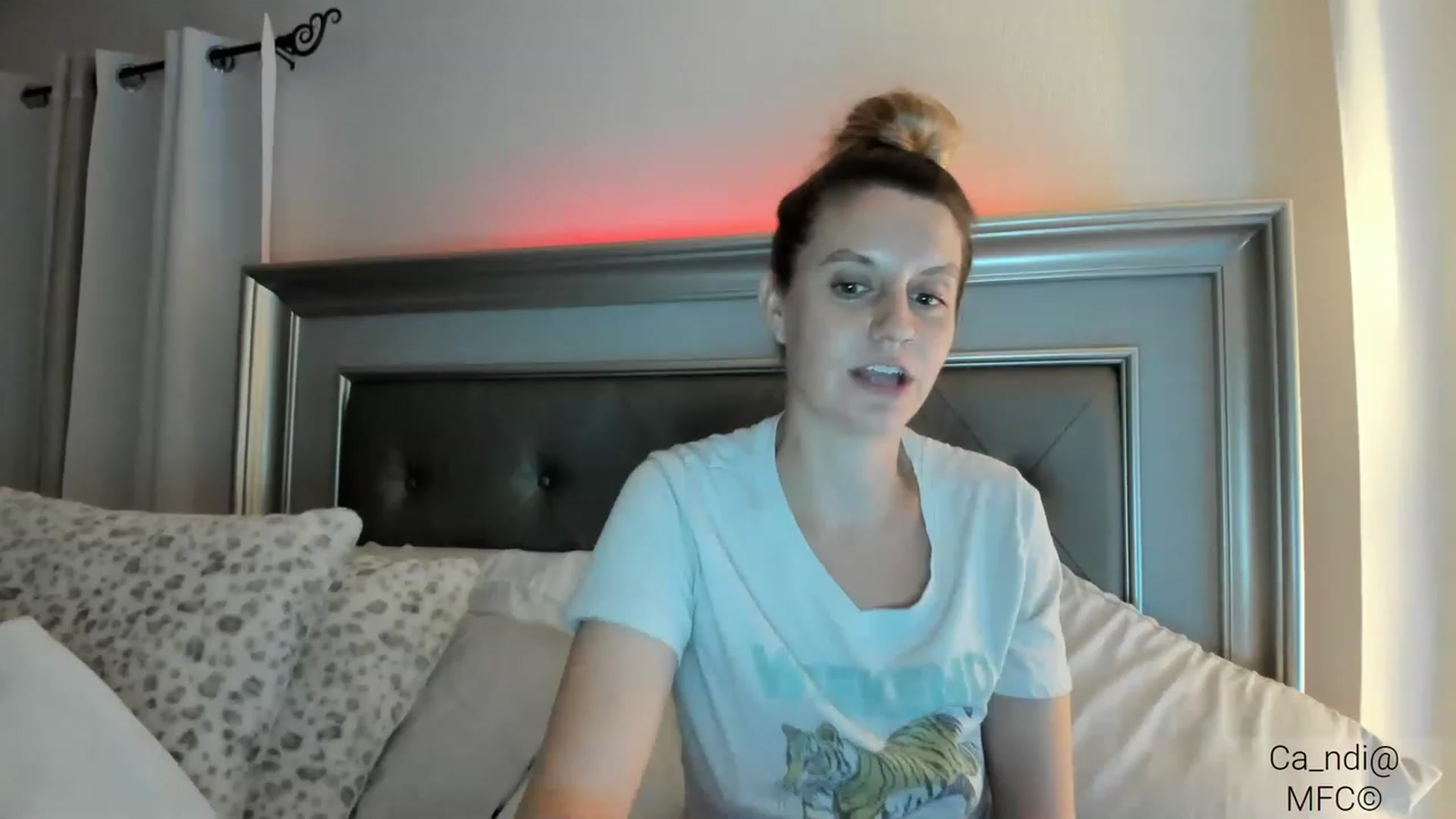 Gallery image thumbnail from Ca_ndi's myfreecams stream on, 03/08/2023, 24:40 image 17 of 20