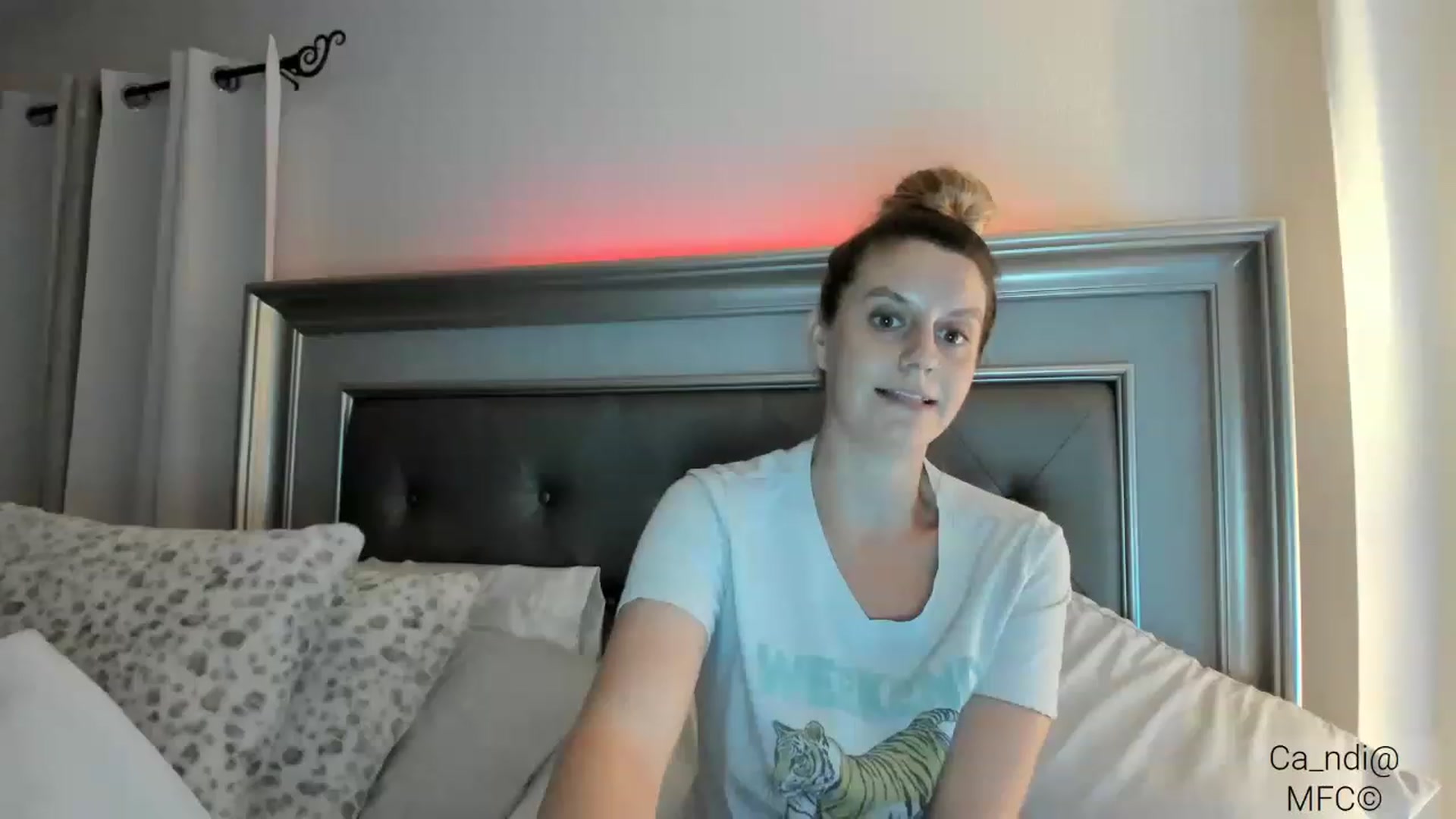 Gallery image thumbnail from Ca_ndi's myfreecams stream on, 03/08/2023, 24:40 image 15 of 20