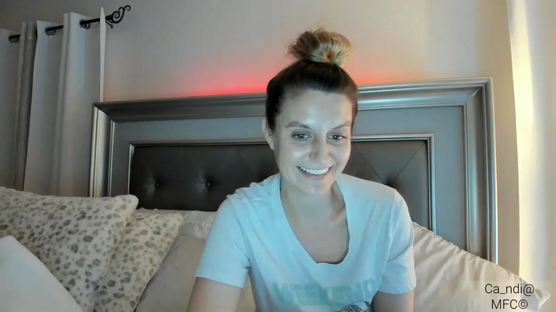 Gallery image thumbnail from Ca_ndi's myfreecams stream on, 03/08/2023, 24:40 image 16 of 20