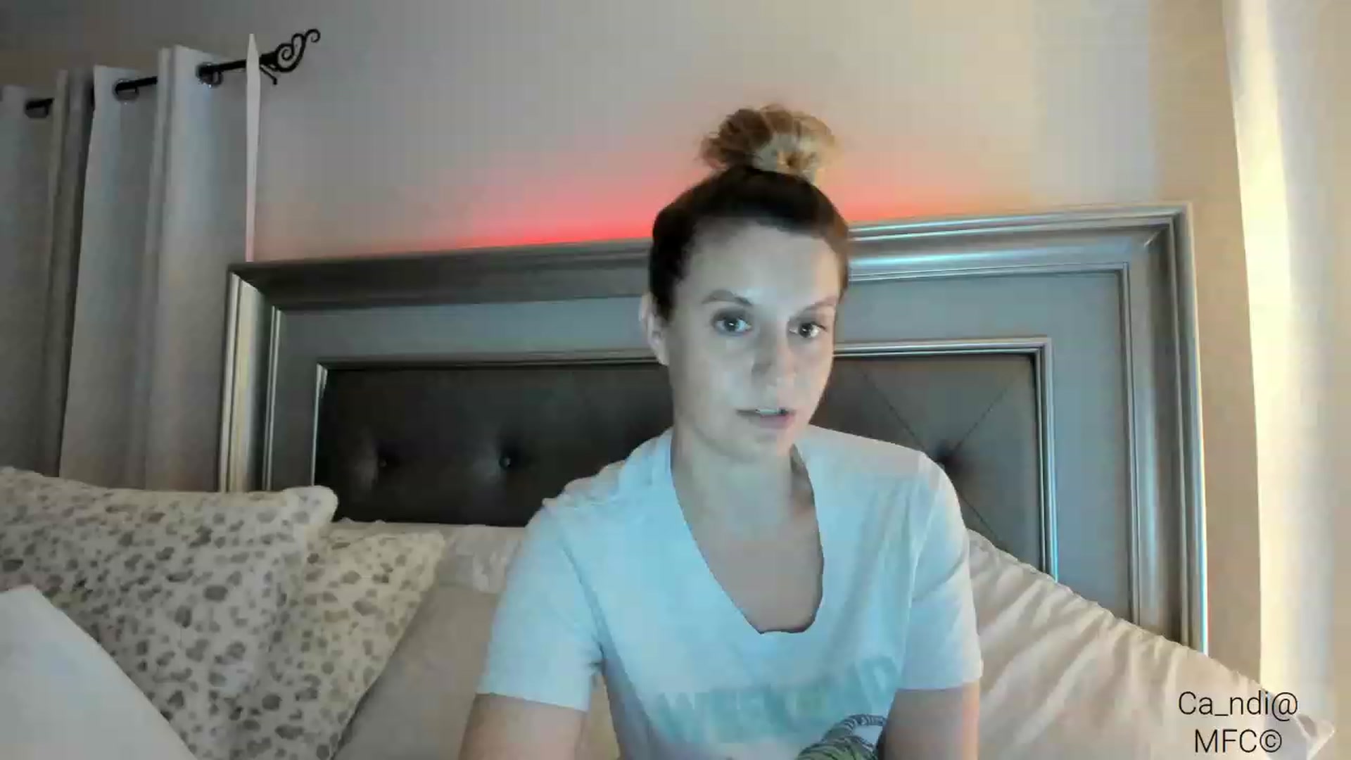 Gallery image thumbnail from Ca_ndi's myfreecams stream on, 03/08/2023, 24:40 image 14 of 20