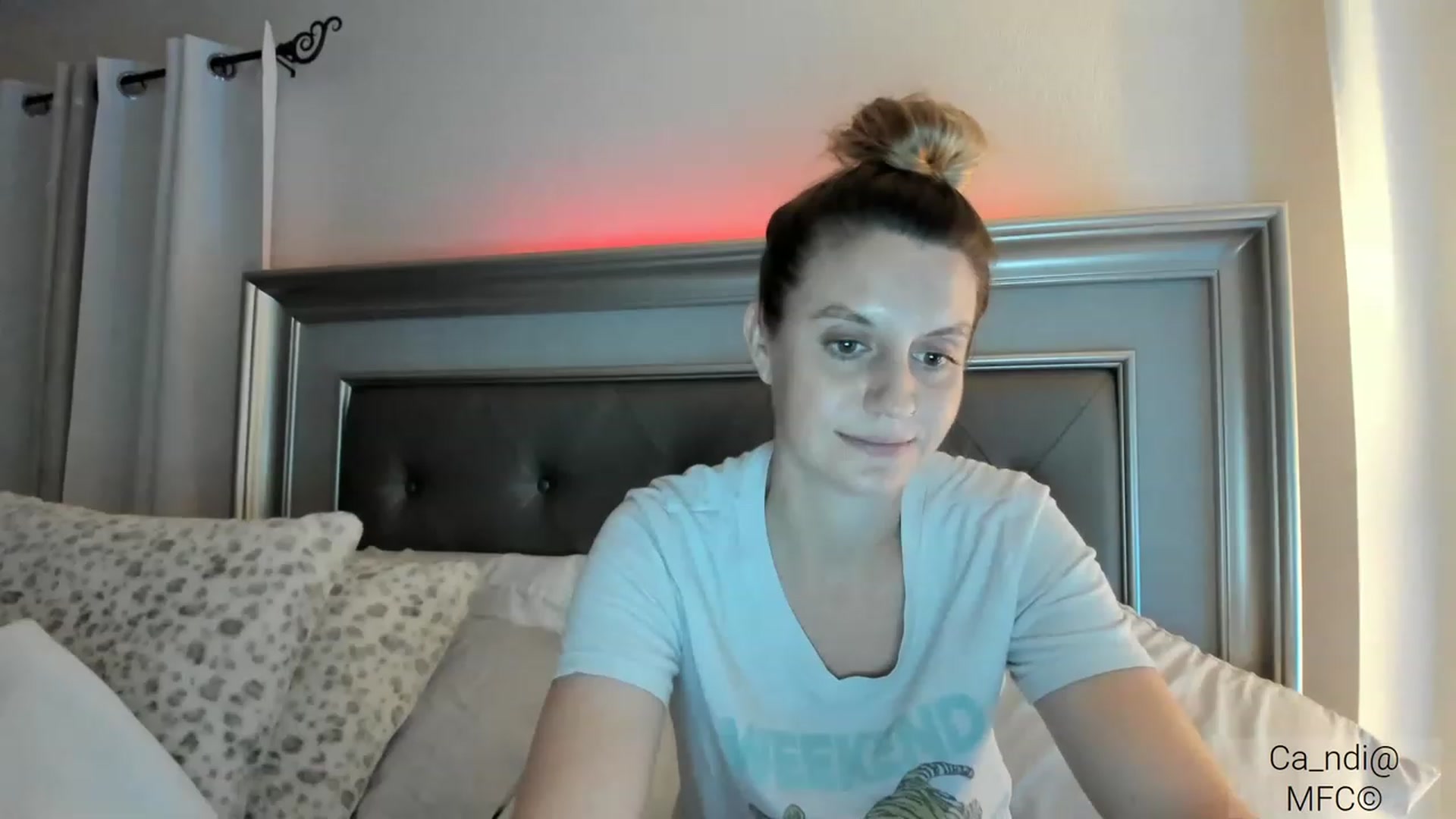 Gallery image thumbnail from Ca_ndi's myfreecams stream on, 03/08/2023, 24:40 image 13 of 20