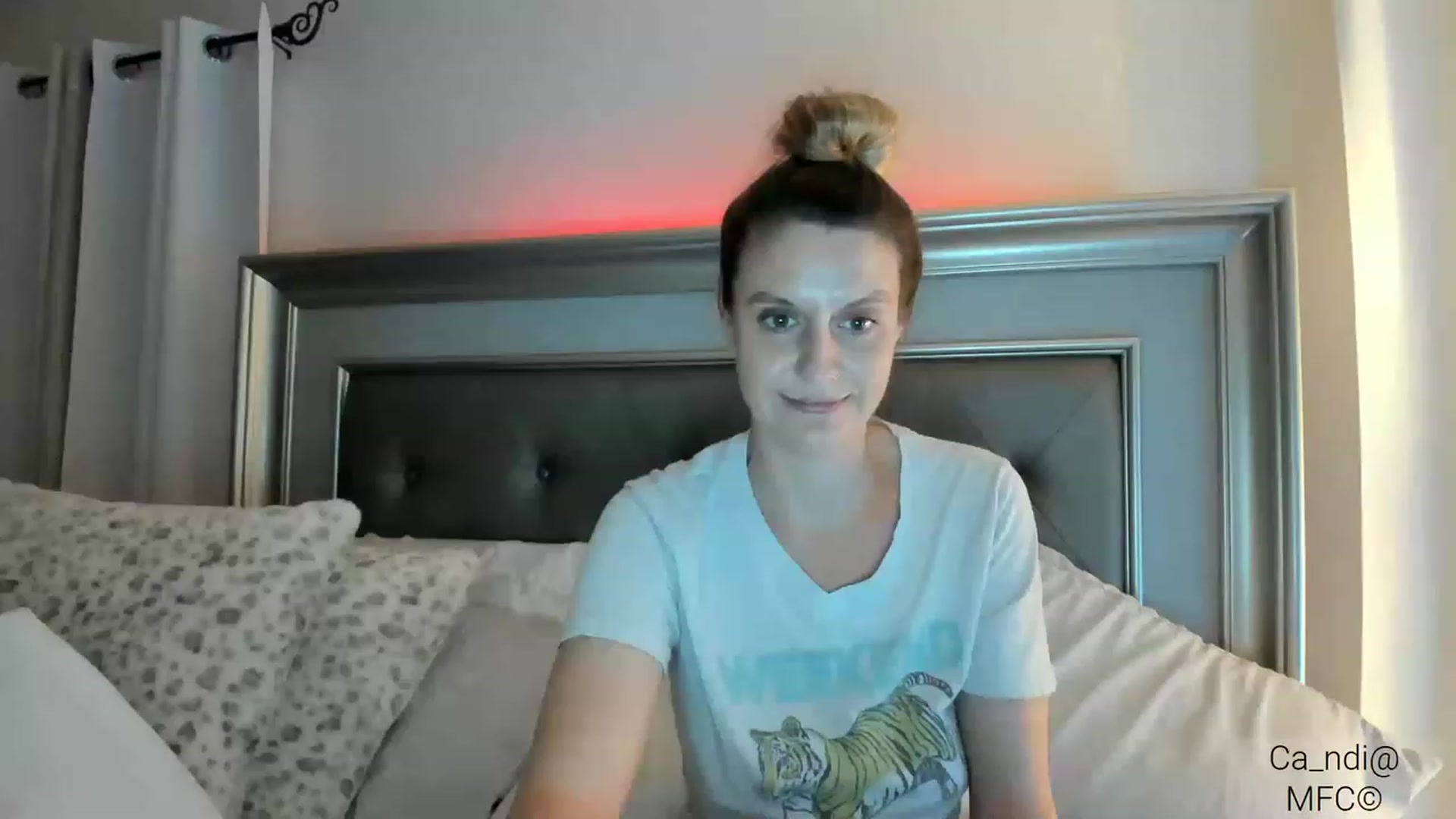 Gallery image thumbnail from Ca_ndi's myfreecams stream on, 03/08/2023, 24:40 image 18 of 20