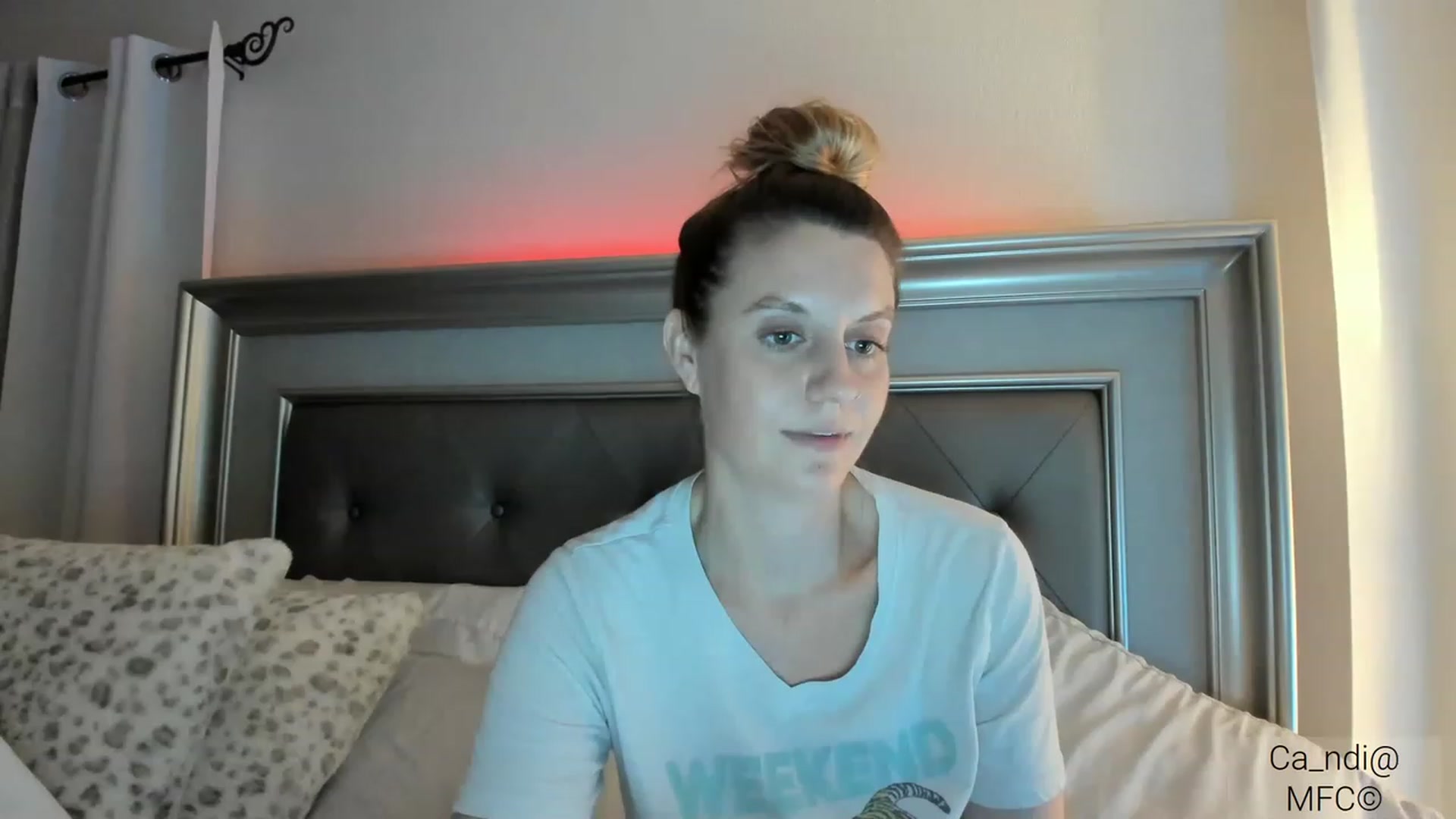Gallery image thumbnail from Ca_ndi's myfreecams stream on, 03/08/2023, 24:40 image 3 of 20