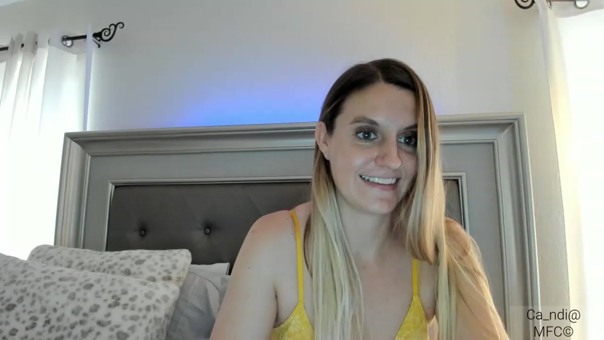 Gallery image thumbnail from Ca_ndi's myfreecams stream on, 03/09/2023, 20:25 image 10 of 20