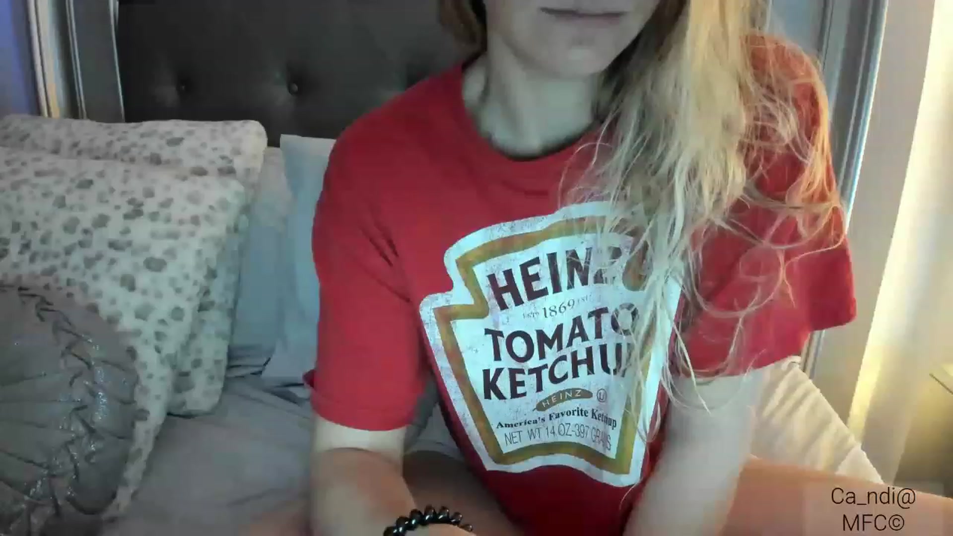 Gallery image thumbnail from Ca_ndi's myfreecams stream on, 03/10/2023, 01:08 image 1 of 20