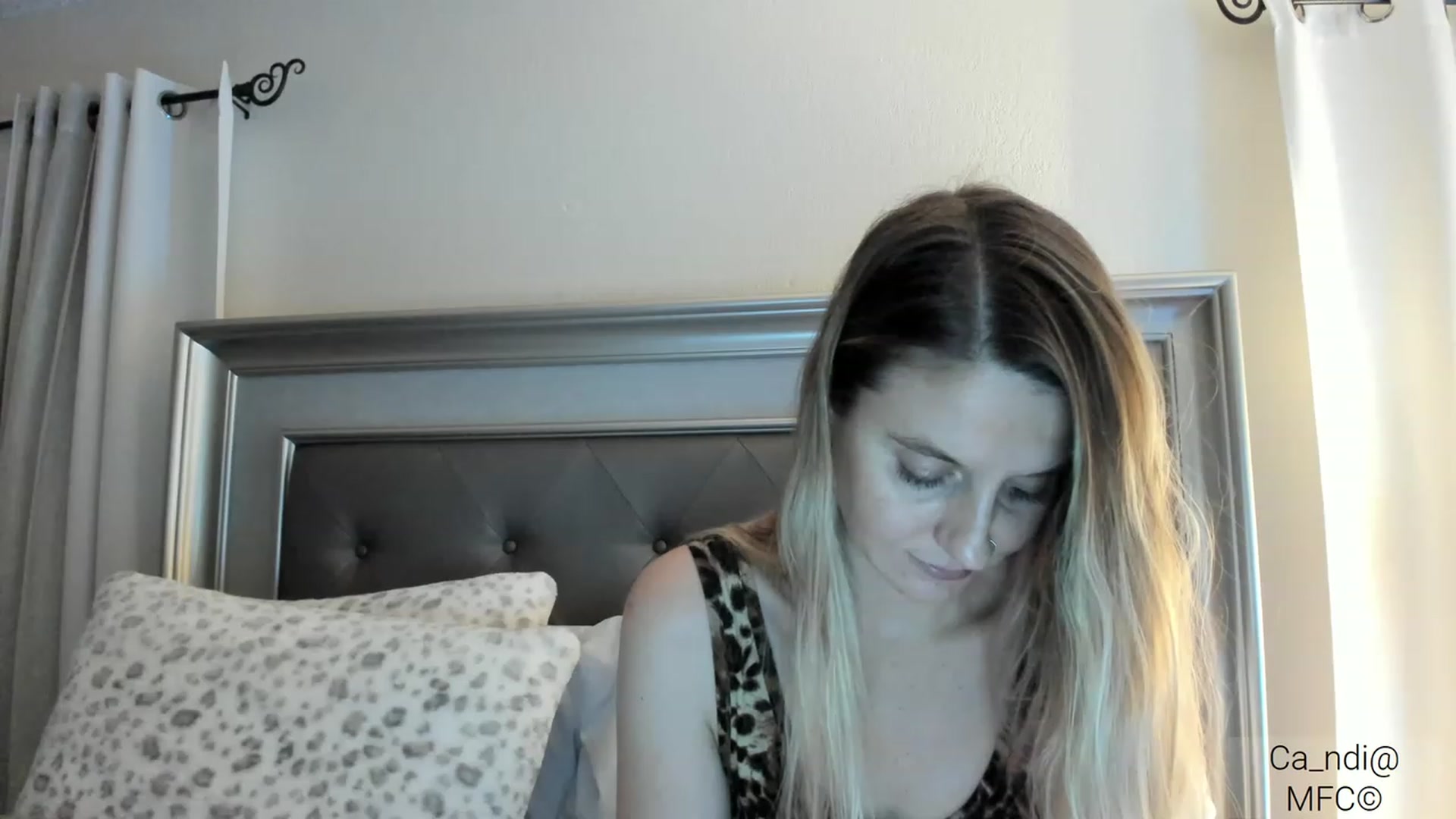 Gallery image thumbnail from Ca_ndi's myfreecams stream on, 03/11/2023, 24:56 image 8 of 20