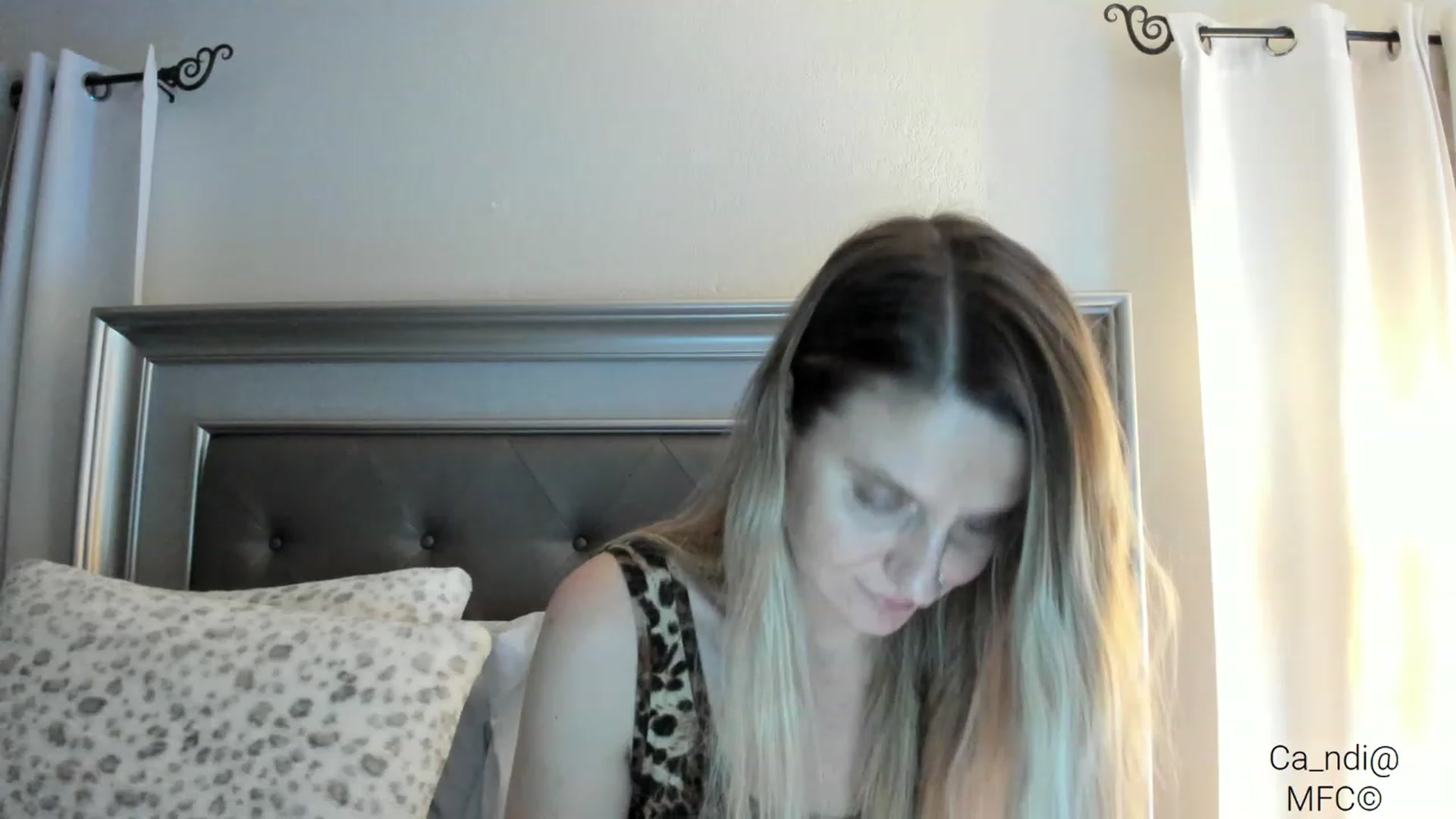 Gallery image thumbnail from Ca_ndi's myfreecams stream on, 03/11/2023, 24:56 image 6 of 20