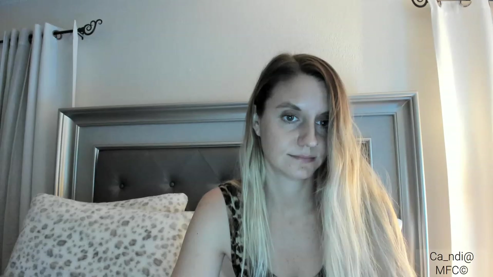 Gallery image thumbnail from Ca_ndi's myfreecams stream on, 03/11/2023, 24:56 image 7 of 20