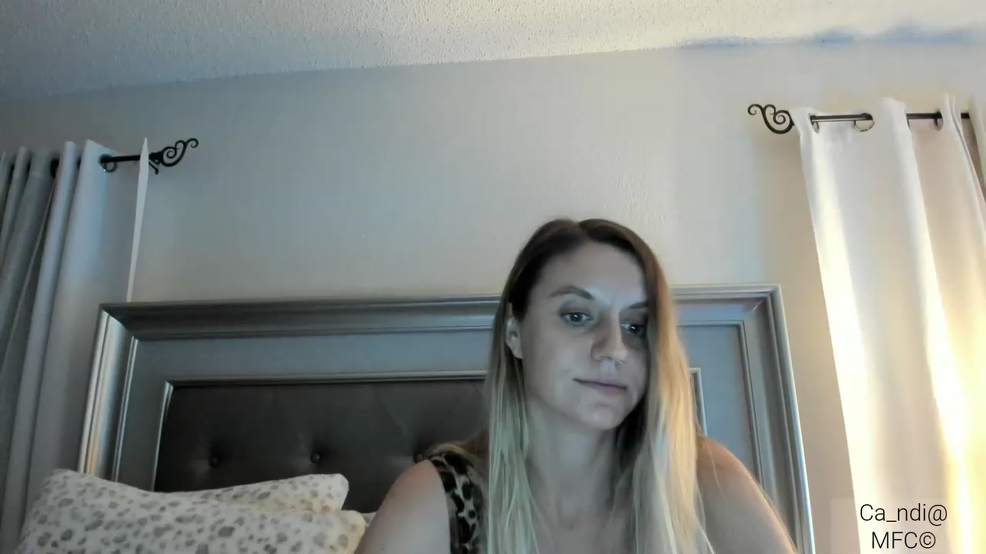 Gallery image thumbnail from Ca_ndi's myfreecams stream on, 03/11/2023, 24:56 image 16 of 20
