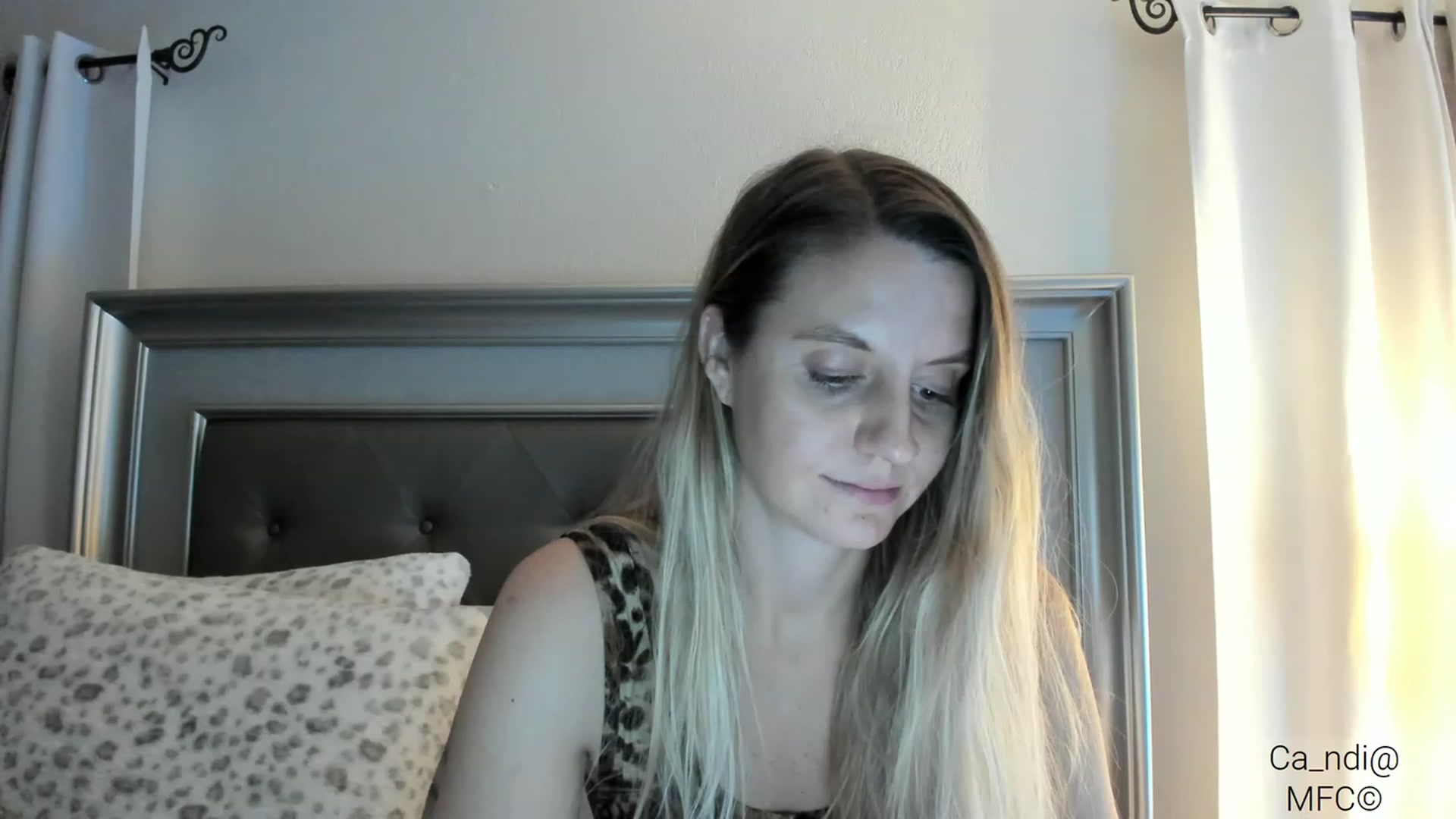 Gallery image thumbnail from Ca_ndi's myfreecams stream on, 03/11/2023, 24:56 image 4 of 20