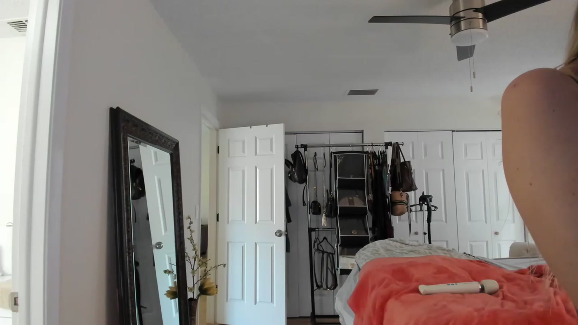 Gallery image thumbnail from Ca_ndi's myfreecams stream on, 03/11/2023, 19:48 image 5 of 20