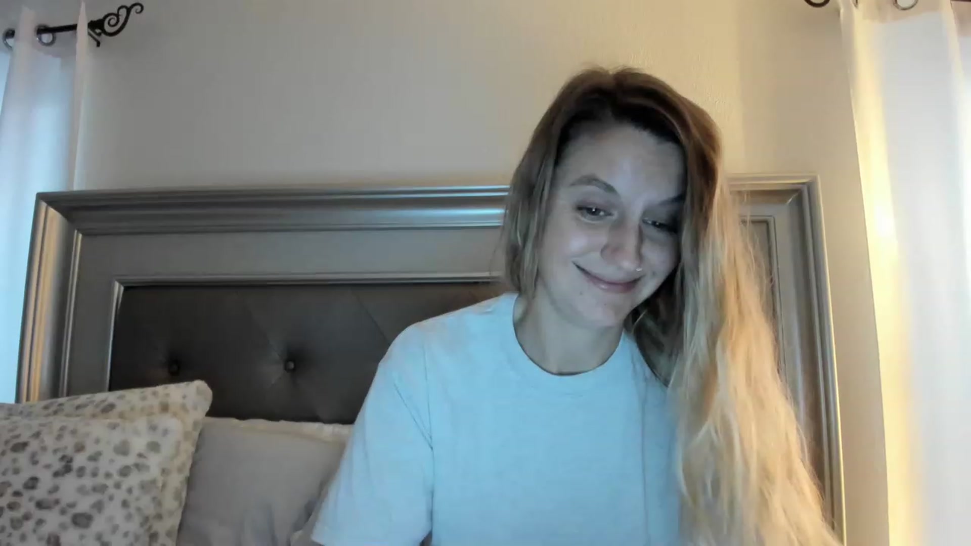 Gallery image thumbnail from Ca_ndi's myfreecams stream on, 03/13/2023, 12:52 image 2 of 20