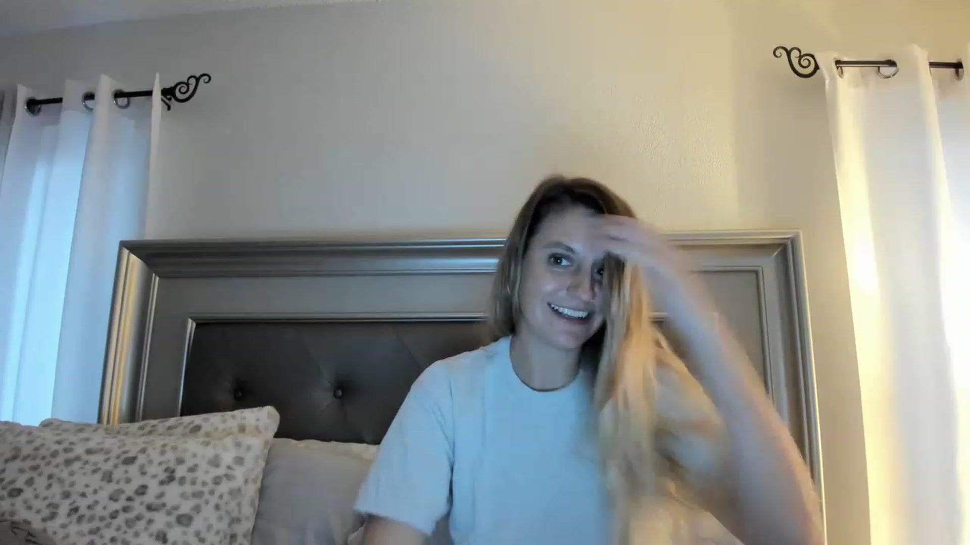Gallery image thumbnail from Ca_ndi's myfreecams stream on, 03/13/2023, 12:52 image 14 of 20
