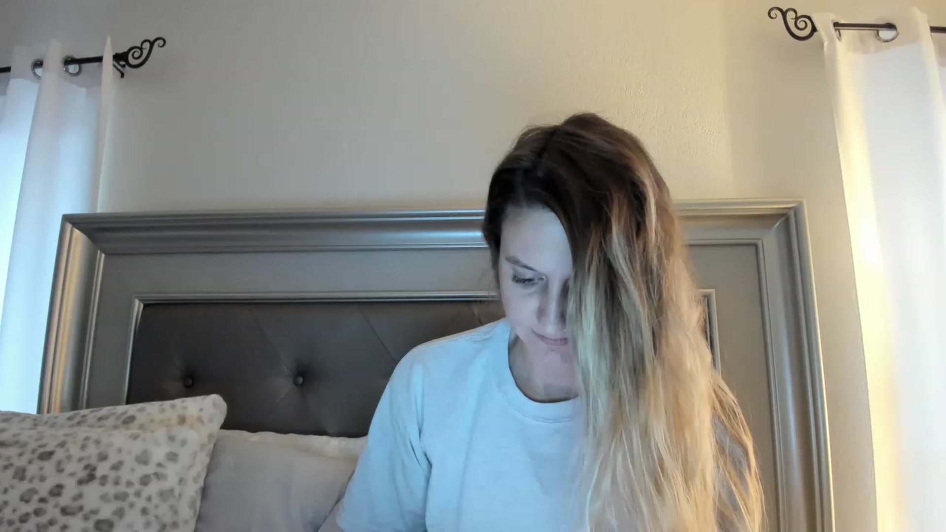 Gallery image thumbnail from Ca_ndi's myfreecams stream on, 03/13/2023, 12:52 image 10 of 20