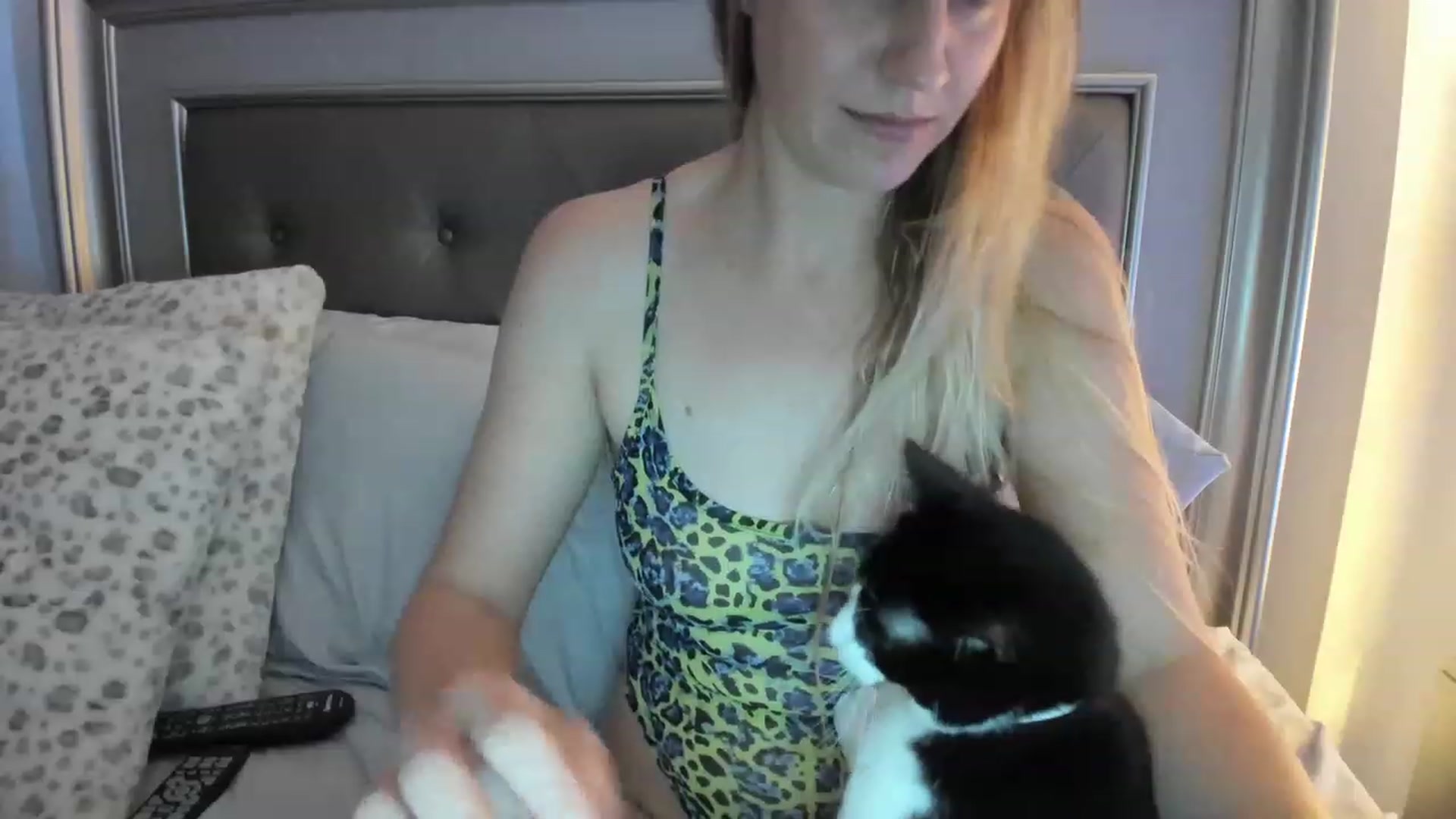 Gallery image thumbnail from Ca_ndi's myfreecams stream on, 03/14/2023, 24:07 image 6 of 20